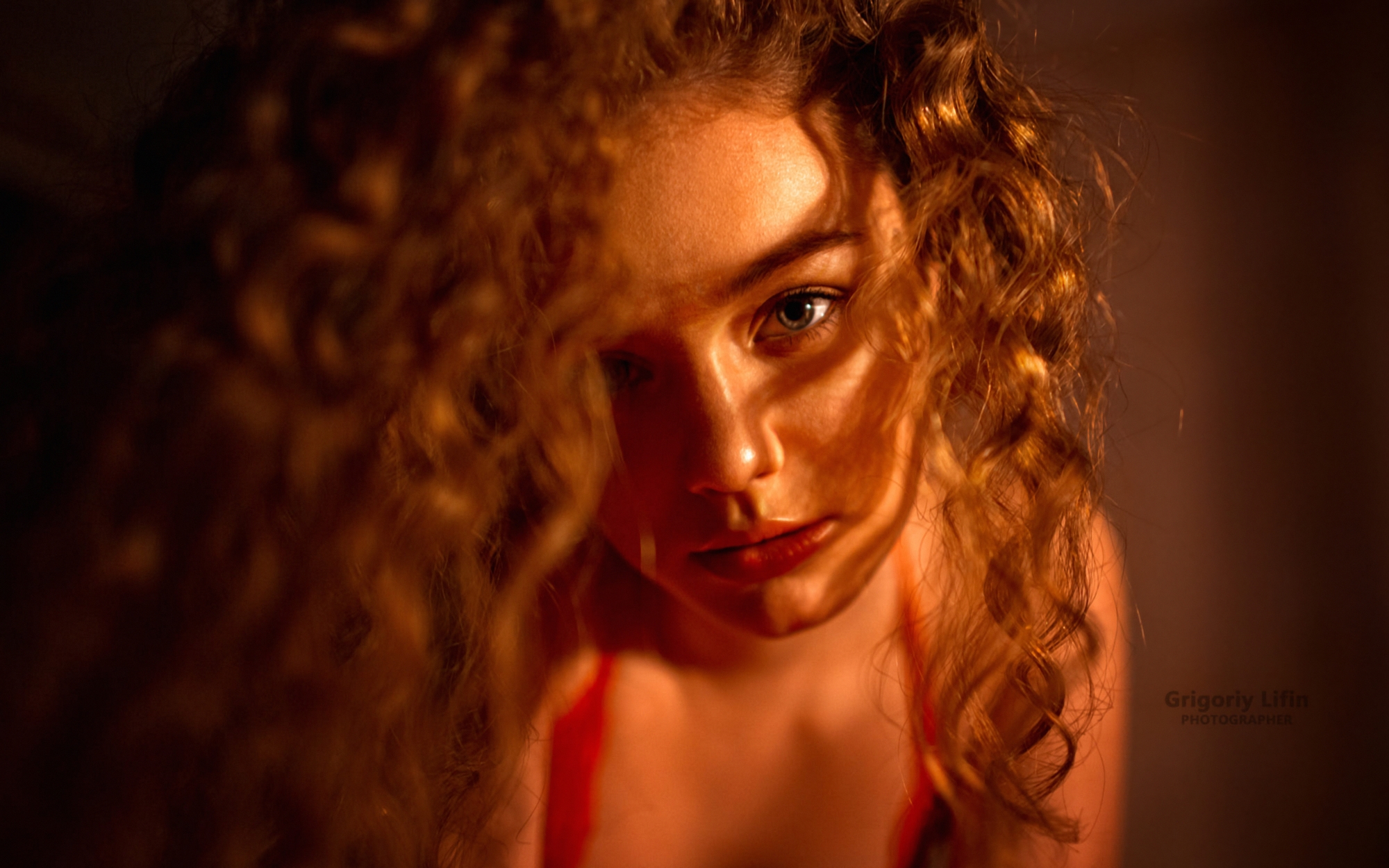 Alina Zaslavskaya Women Model Brunette Curly Hair Face Portrait Bokeh Depth Of Field Indoors Women I 2000x1250