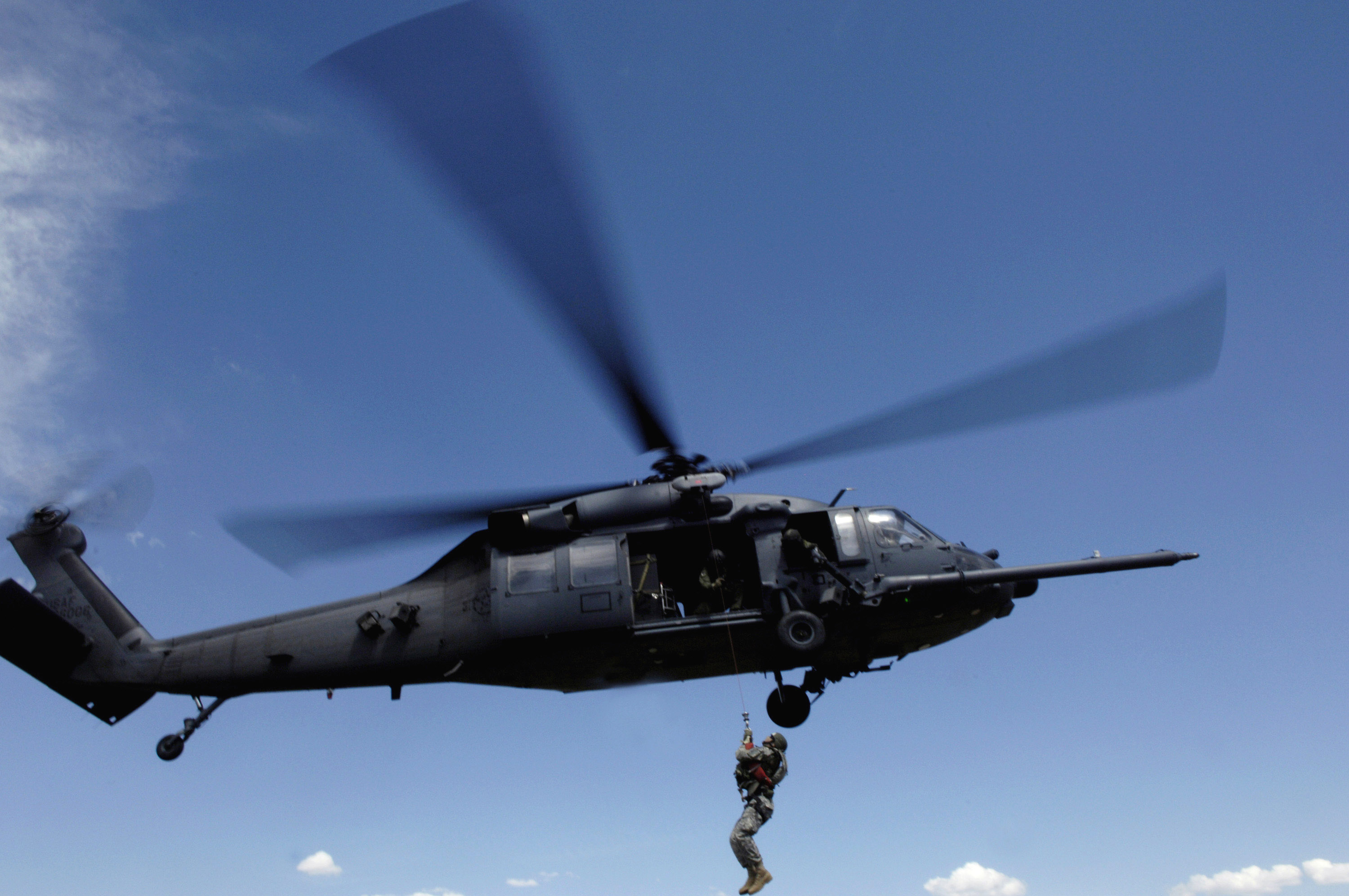 Military Sikorsky HH 60 Pave Hawk 3000x1993