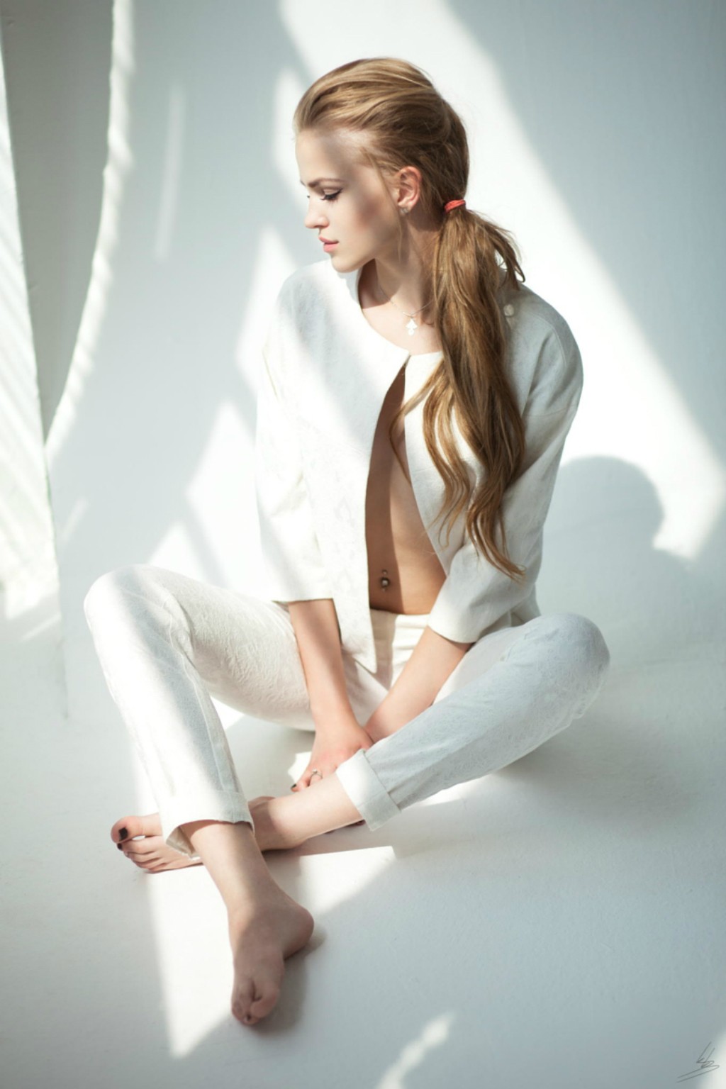 Women Model Alena Emelyanova Piercing Blonde 1024x1536