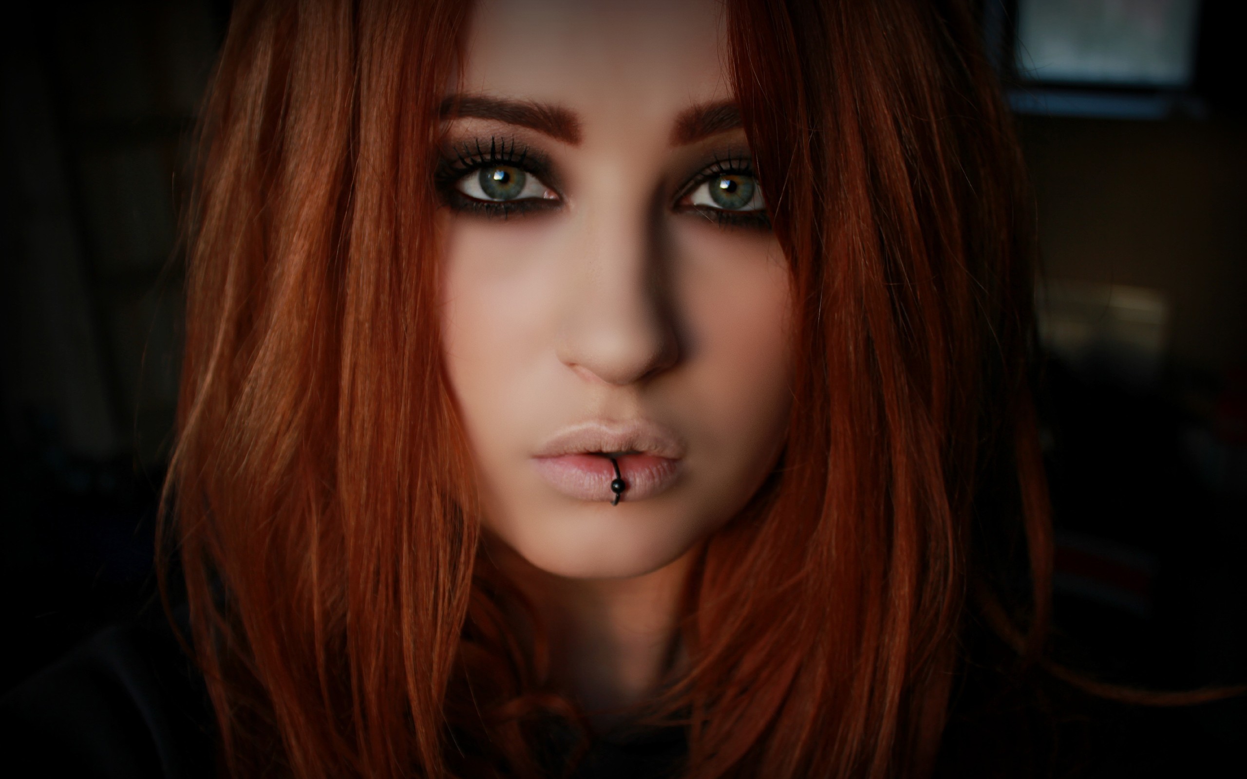 Redhead Niky Von Macabre Pierced Lips Face Women Model Lolina Green BloodViktoria 2560x1600