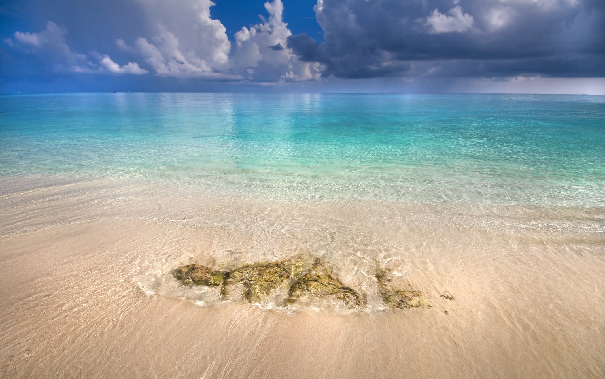 Nature Landscape Maldives Tropical Sea Beach Horizon Clouds Summer Water Vacation 2100x1315