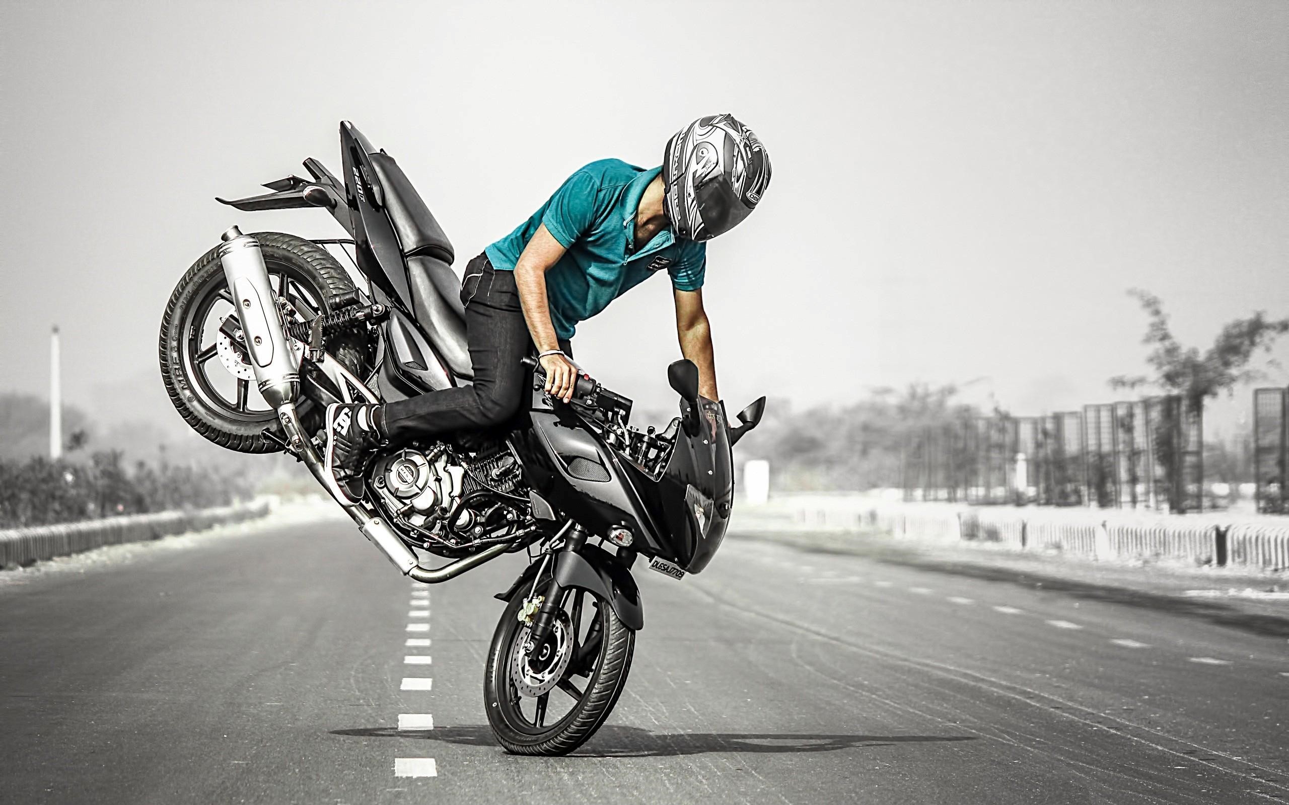 Motorcycle Stunts Vehicle Helmet Men Road 2560x1600