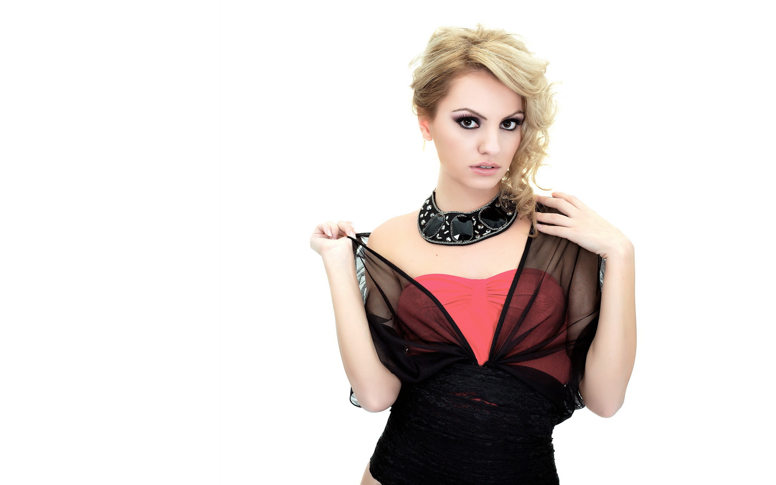 Alexandra Stan Singer Celebrity Women Blonde 2560x1600