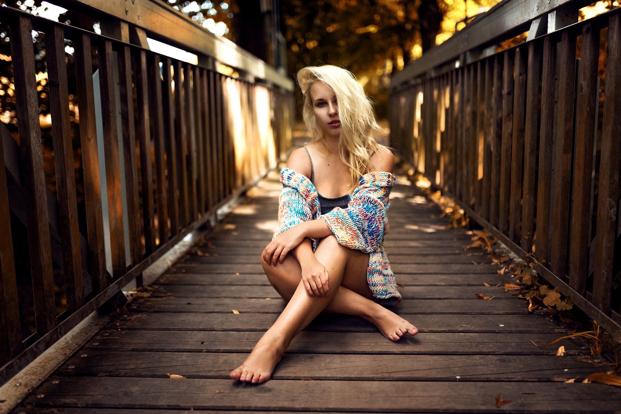 Women Model Looking At Viewer Miro Hofmann Blonde Wavy Hair Barefoot Legs Sitting 2048x1367