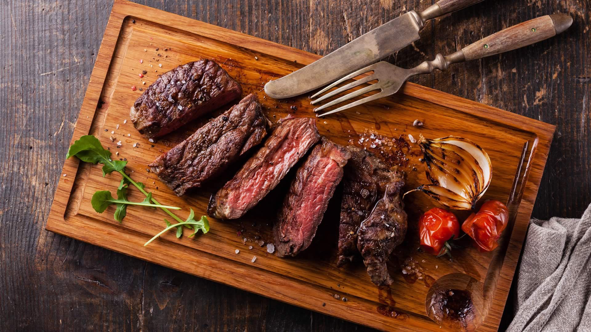 Meat Food Steak Wood Muscles Death Cow Animals Tomatoes Onion Table Knife Fork Salt Flesh Cutting Bo 1920x1080