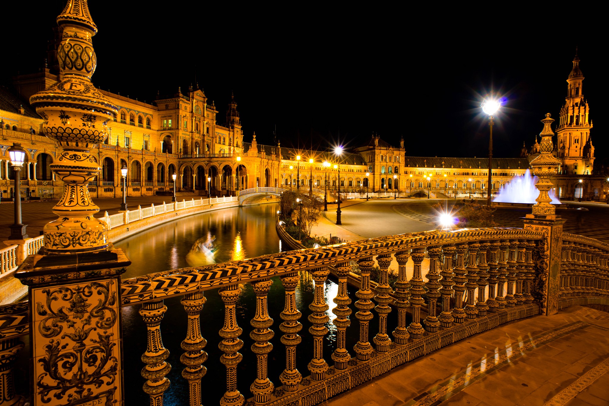 City Night Sevilla Spain 2048x1367