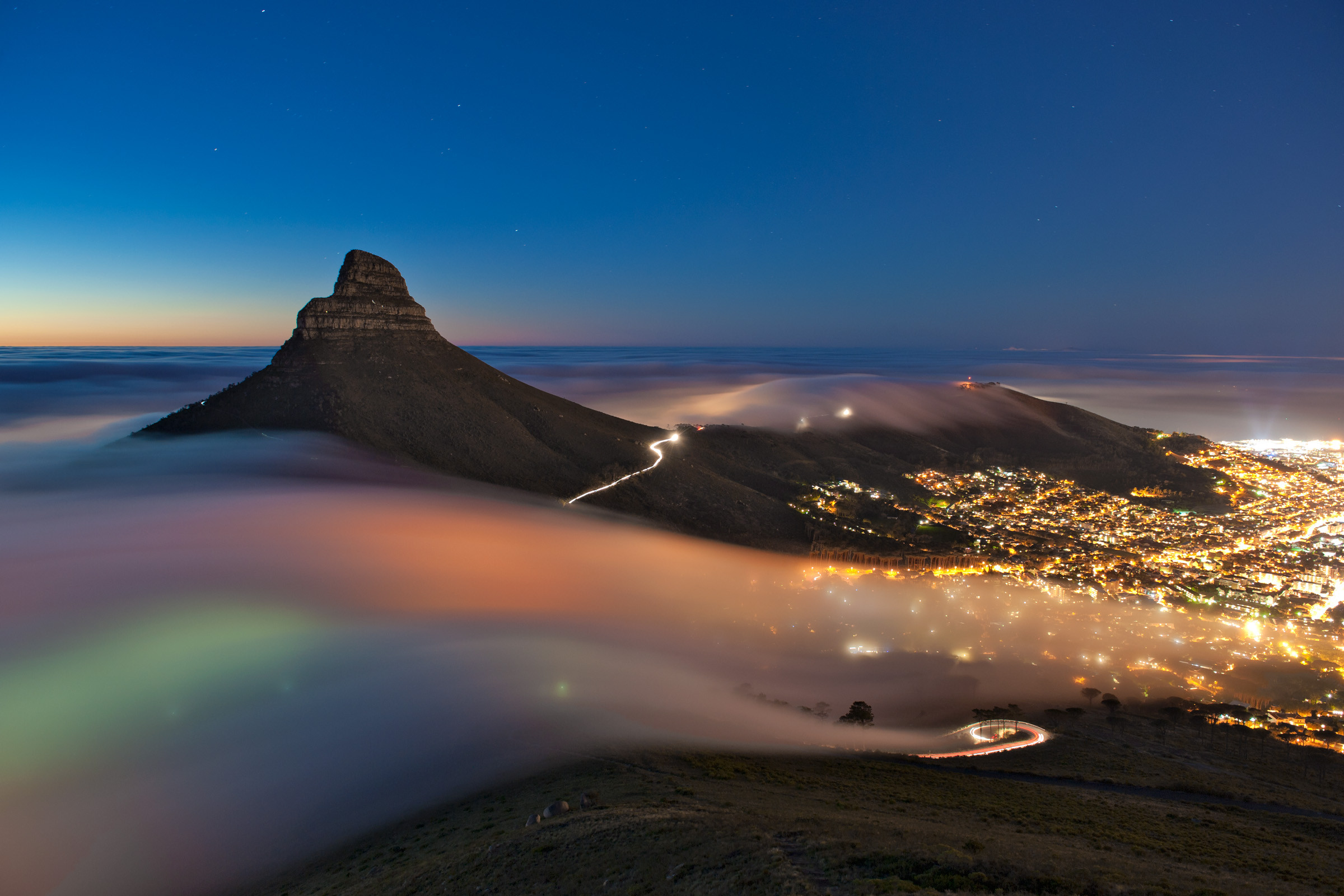 City Mountain Fog Night Light 2400x1600