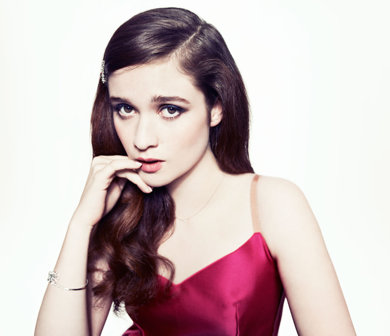 Alice Englert Women Actress Brunette Simple Background White Background Makeup Long Hair 1300x1122