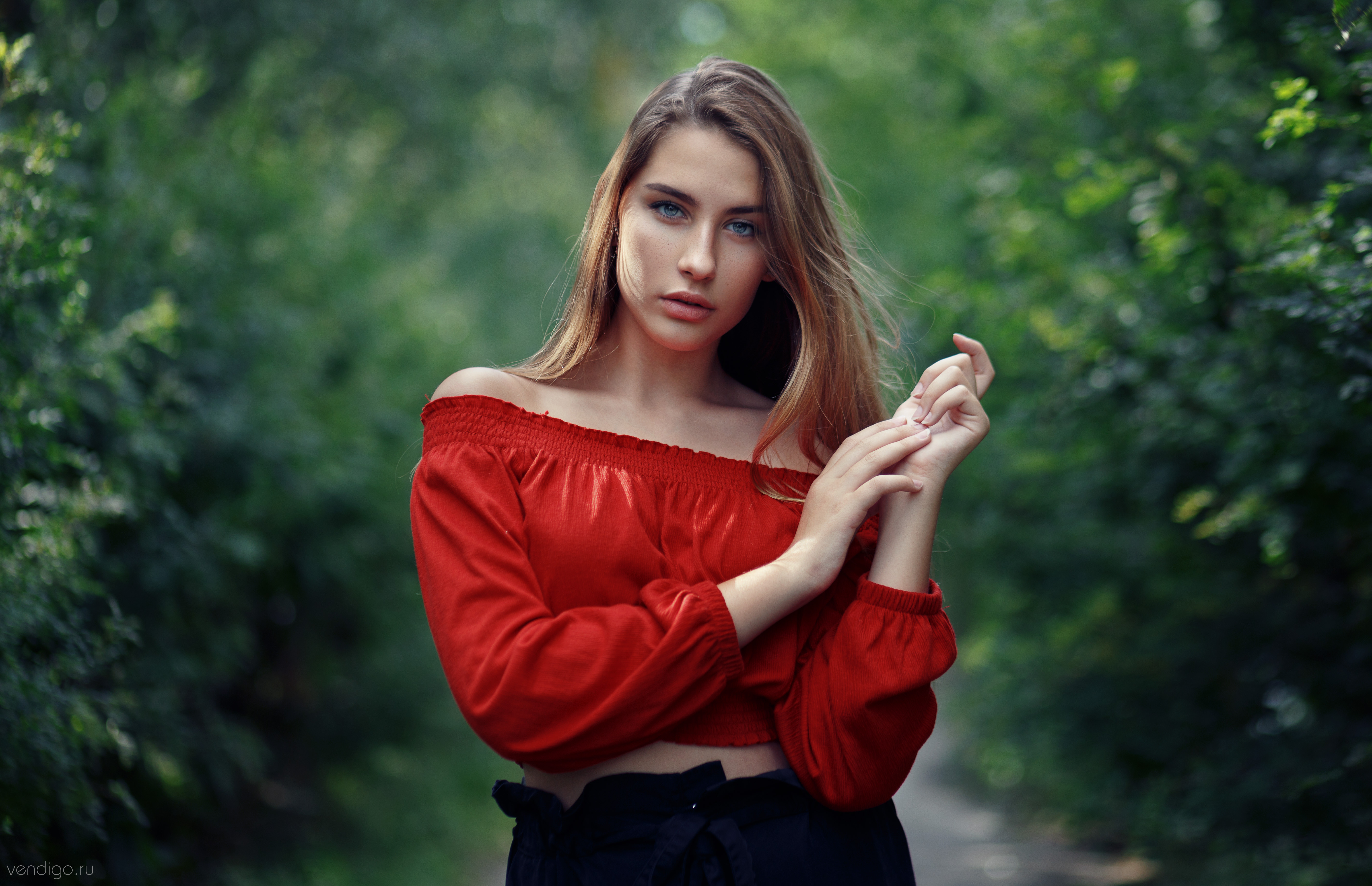 Women Blonde Bare Shoulders Portrait Freckles Evgeniy Bulatov Women Outdoors Red Tops Brunette Long  5648x3648