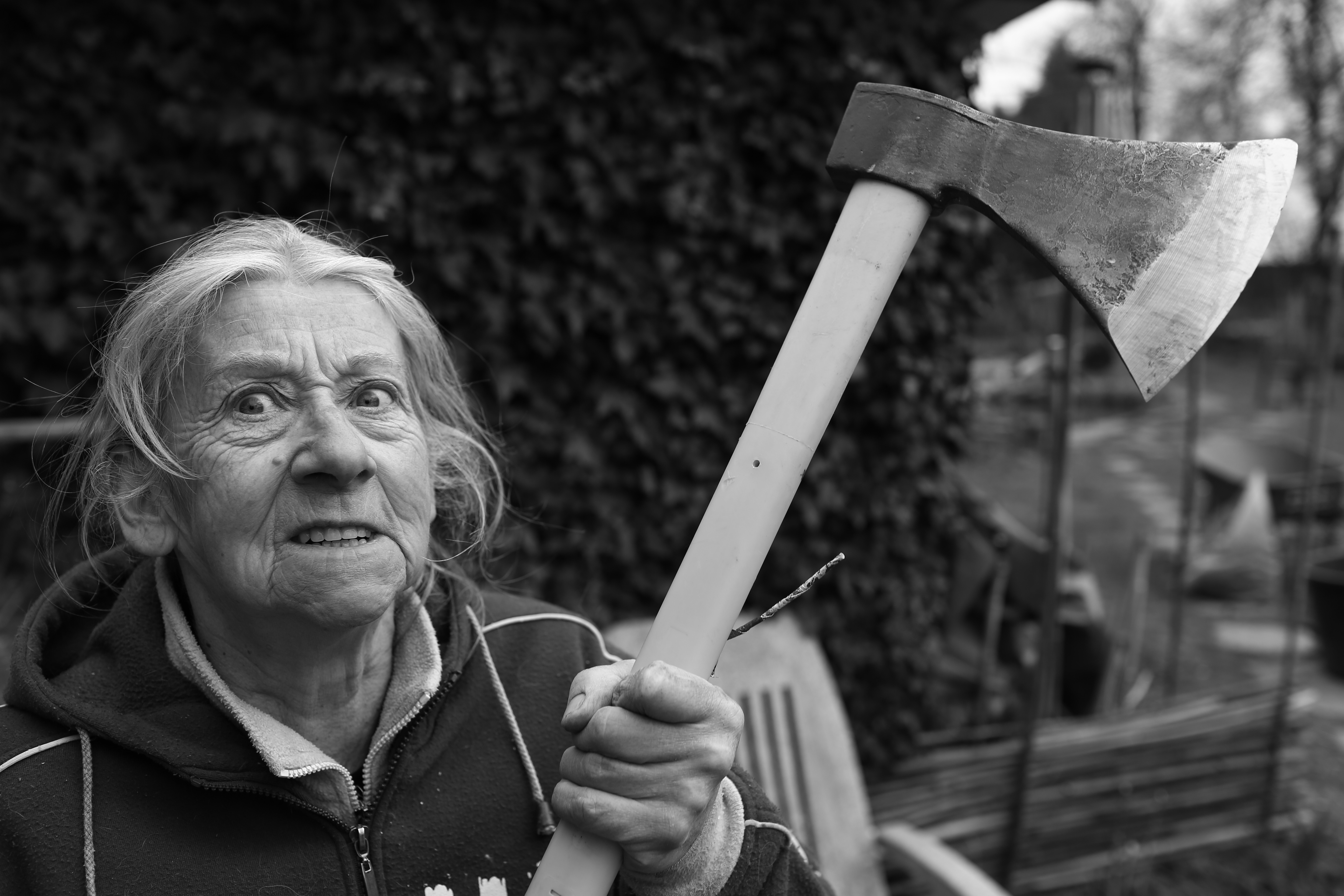 Monochrome Old People Axes Women Humor Scary Face 5760x3840