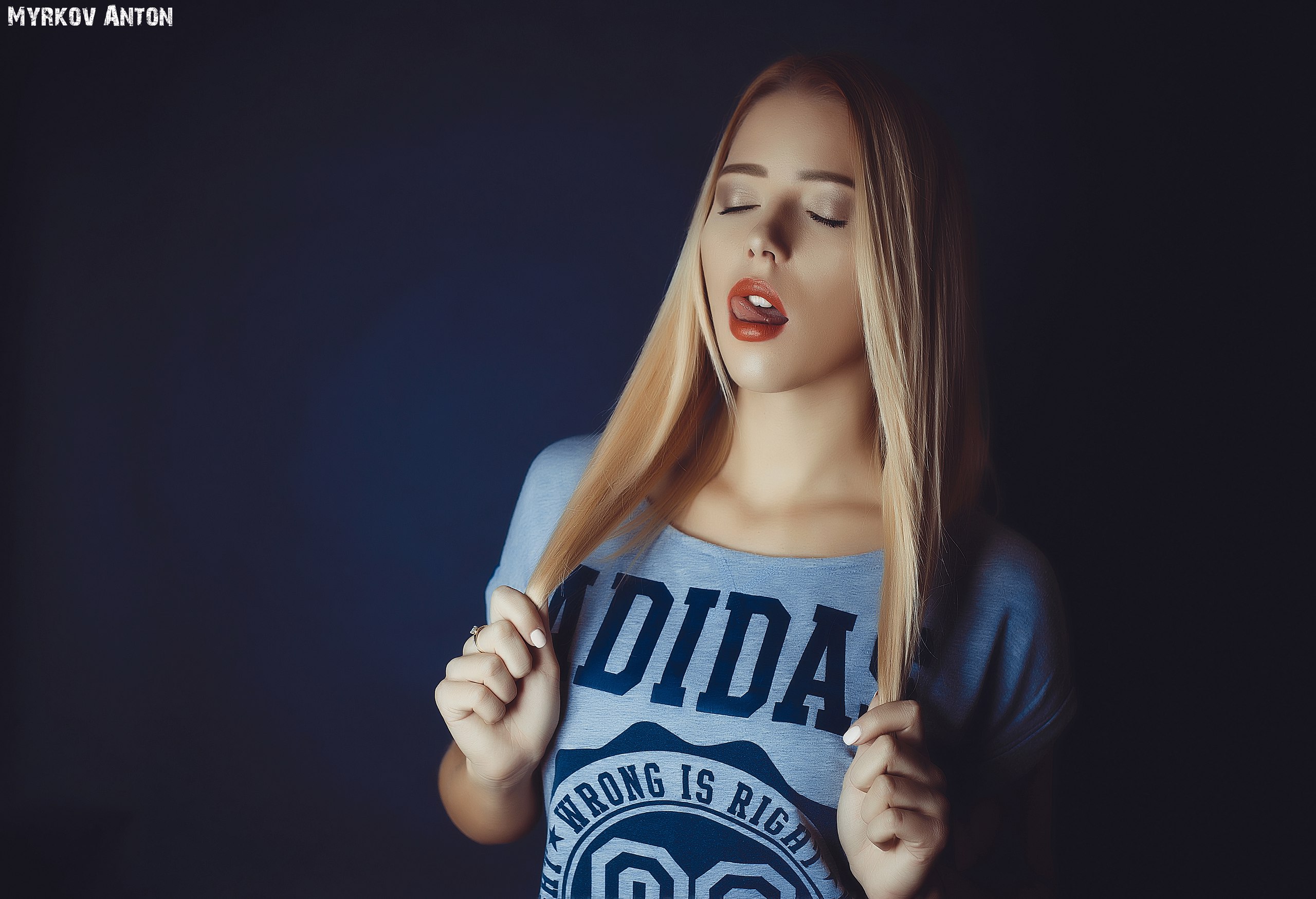 Women Blonde Closed Eyes Simple Background T Shirt Tongues Hands In Hair Portrait Anton Myrkov Long  2560x1749