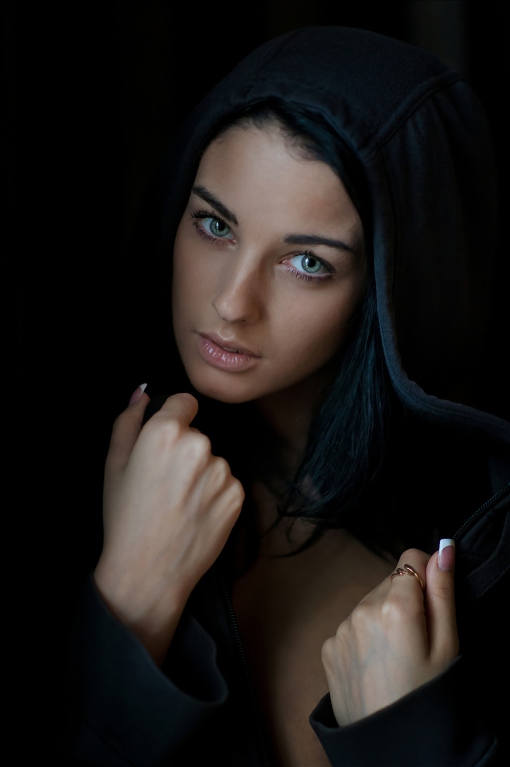 Alla Berger Women Model Face Portrait 1024x1538