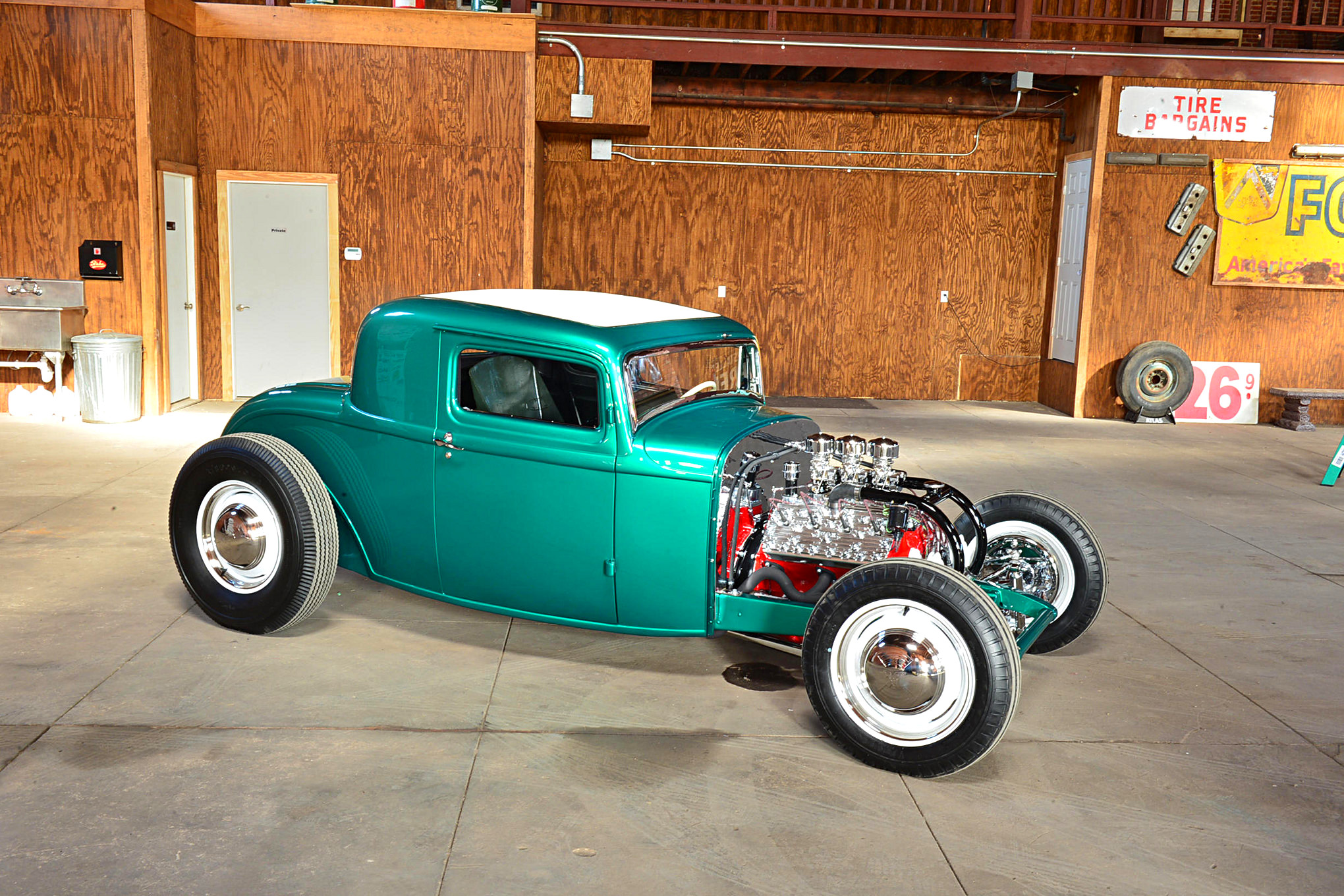 1932 Ford 5 Window Coupe Hot Rod Vintage Car 2040x1360