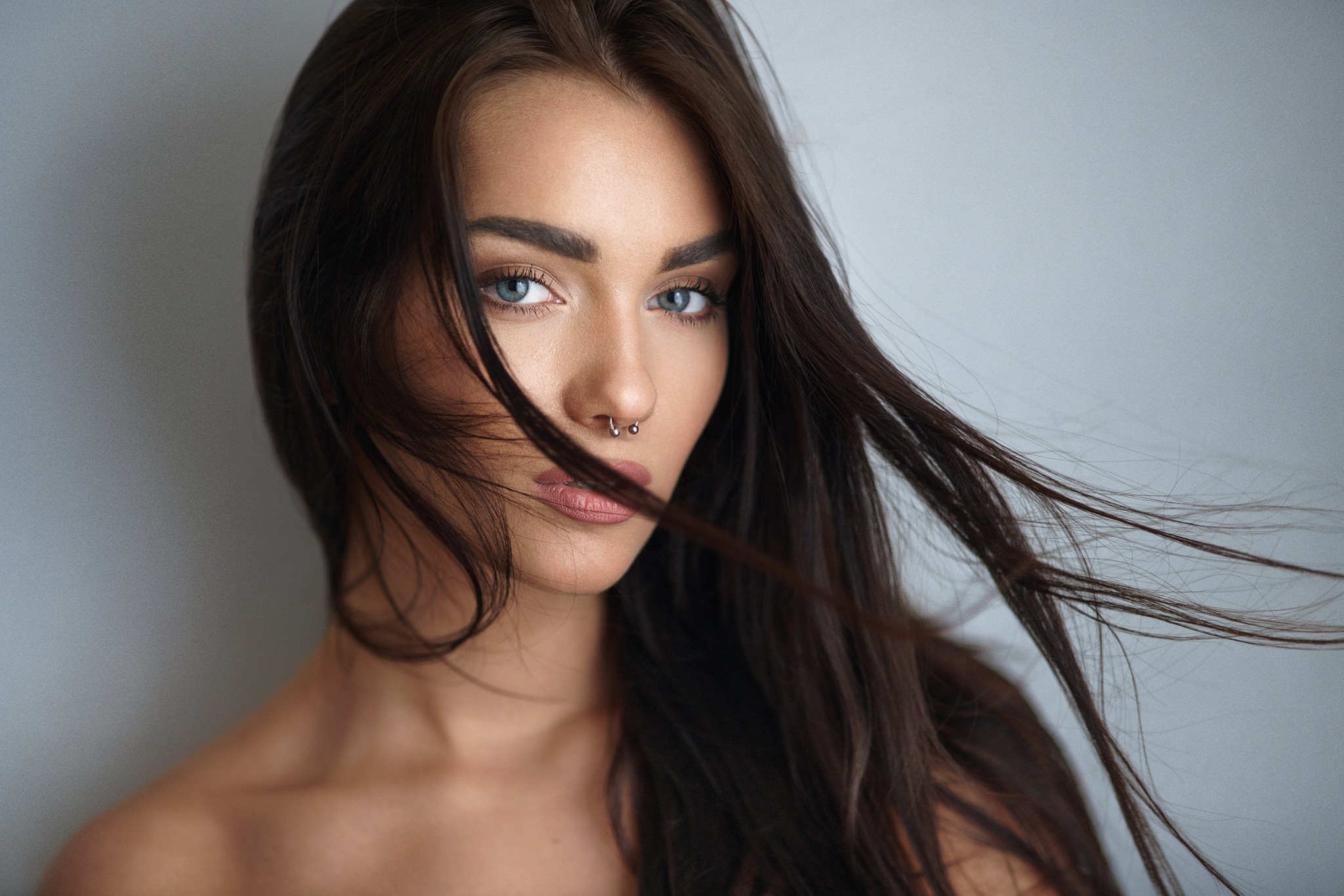 Women Model Face Nose Rings Veronika Ozanova Milan R 2048x1366