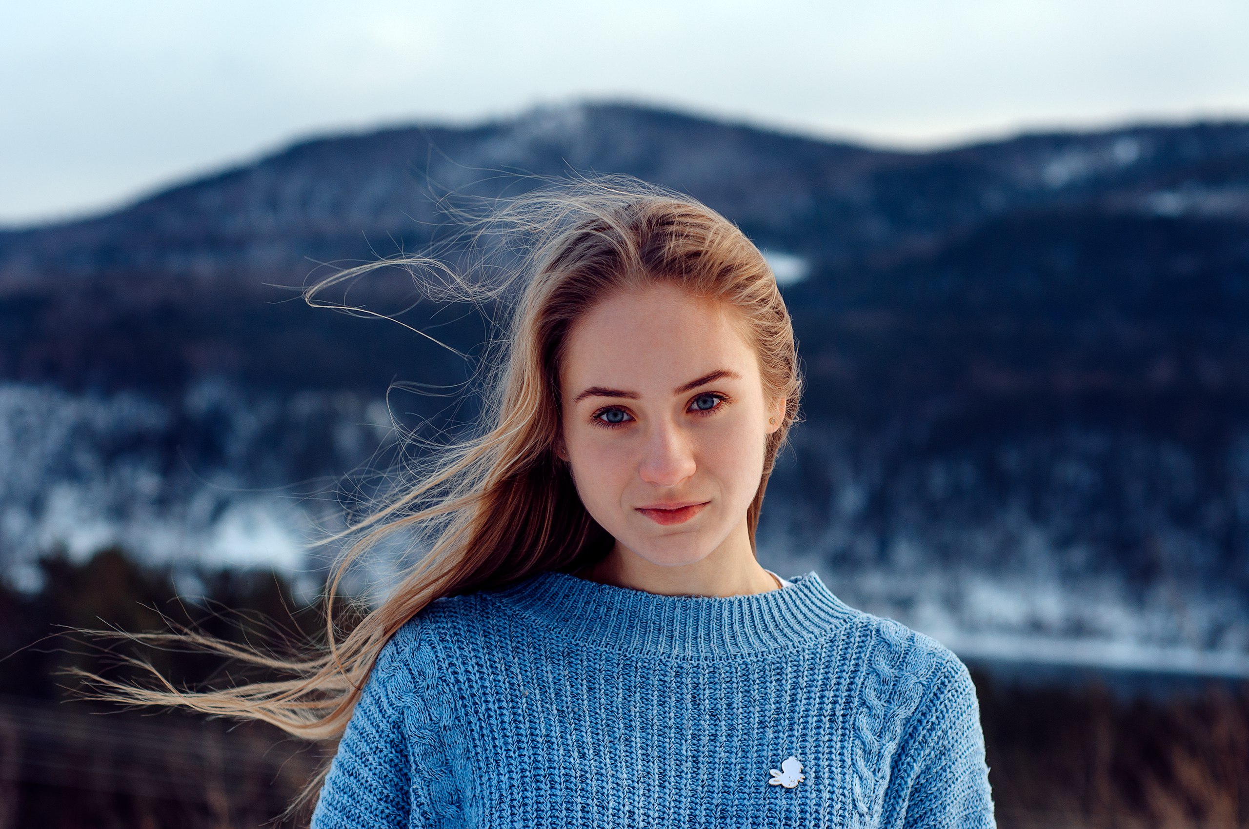 Women Blonde Model Looking At Viewer Sweater Mountains Snow Depth Of Field Women Outdoors Portrait W 2560x1700