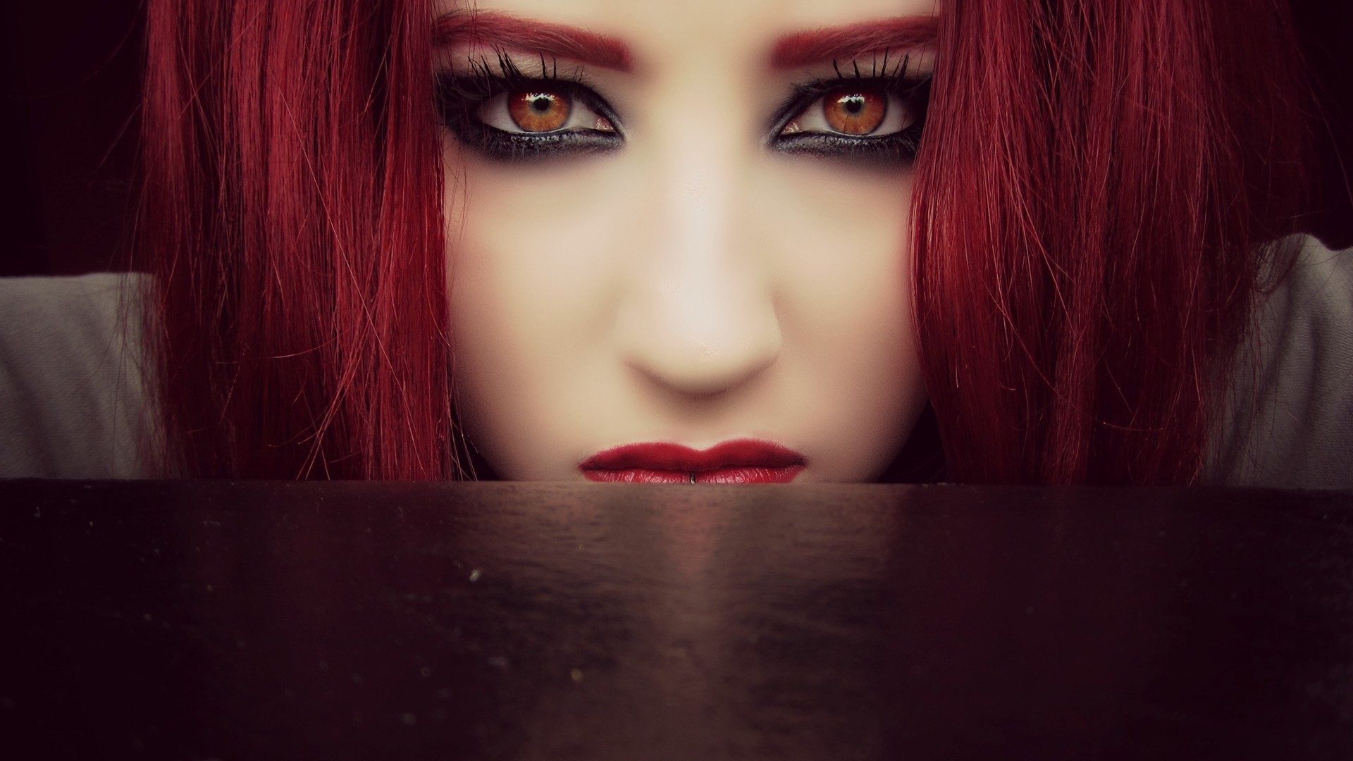 Women Readhead Face Red Lipstick Model 1920x1080