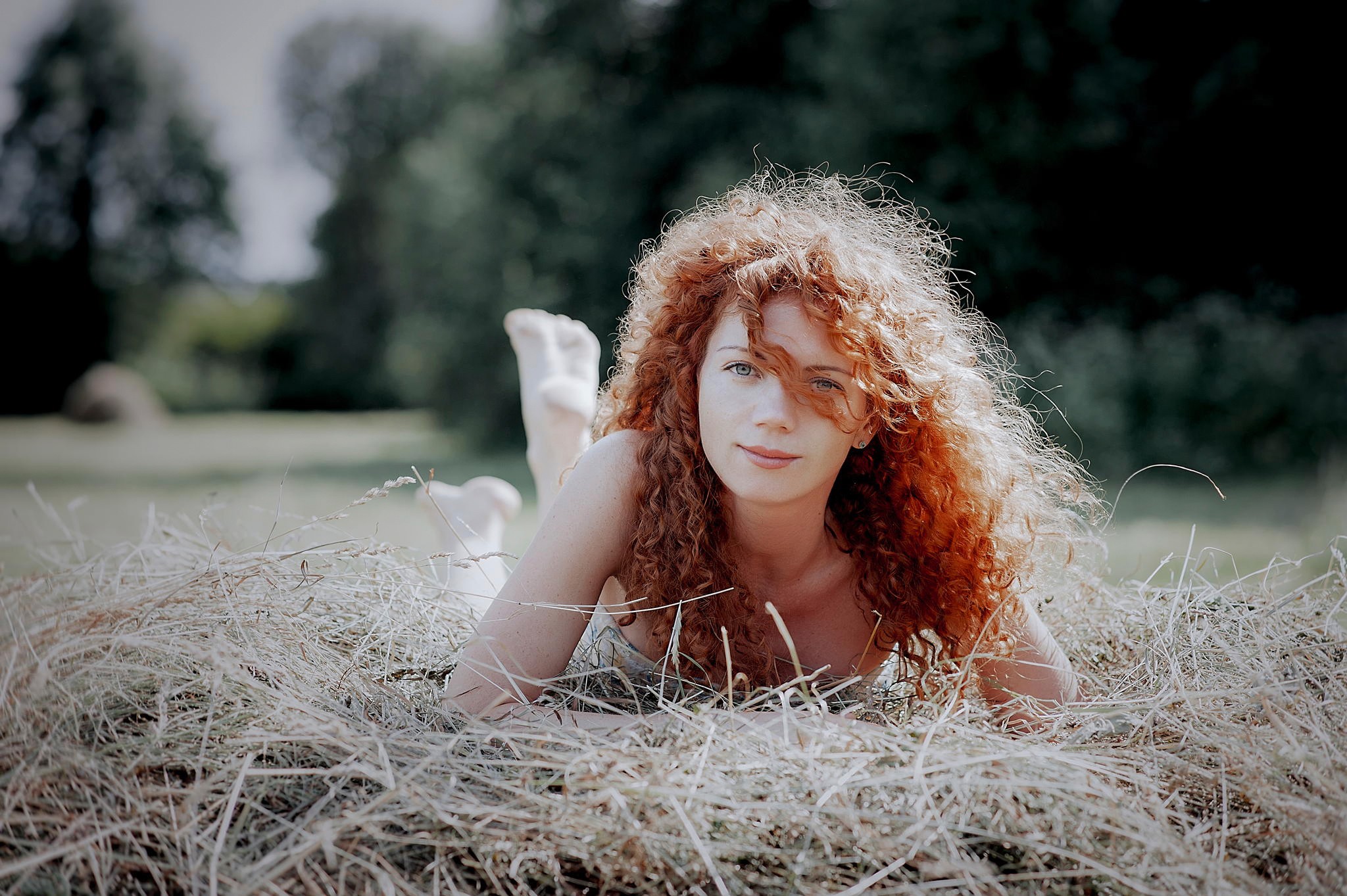 Women Outdoors Model Curly Hair Redhead Straw Barefoot Hair In Face Looking At Viewer 2048x1363