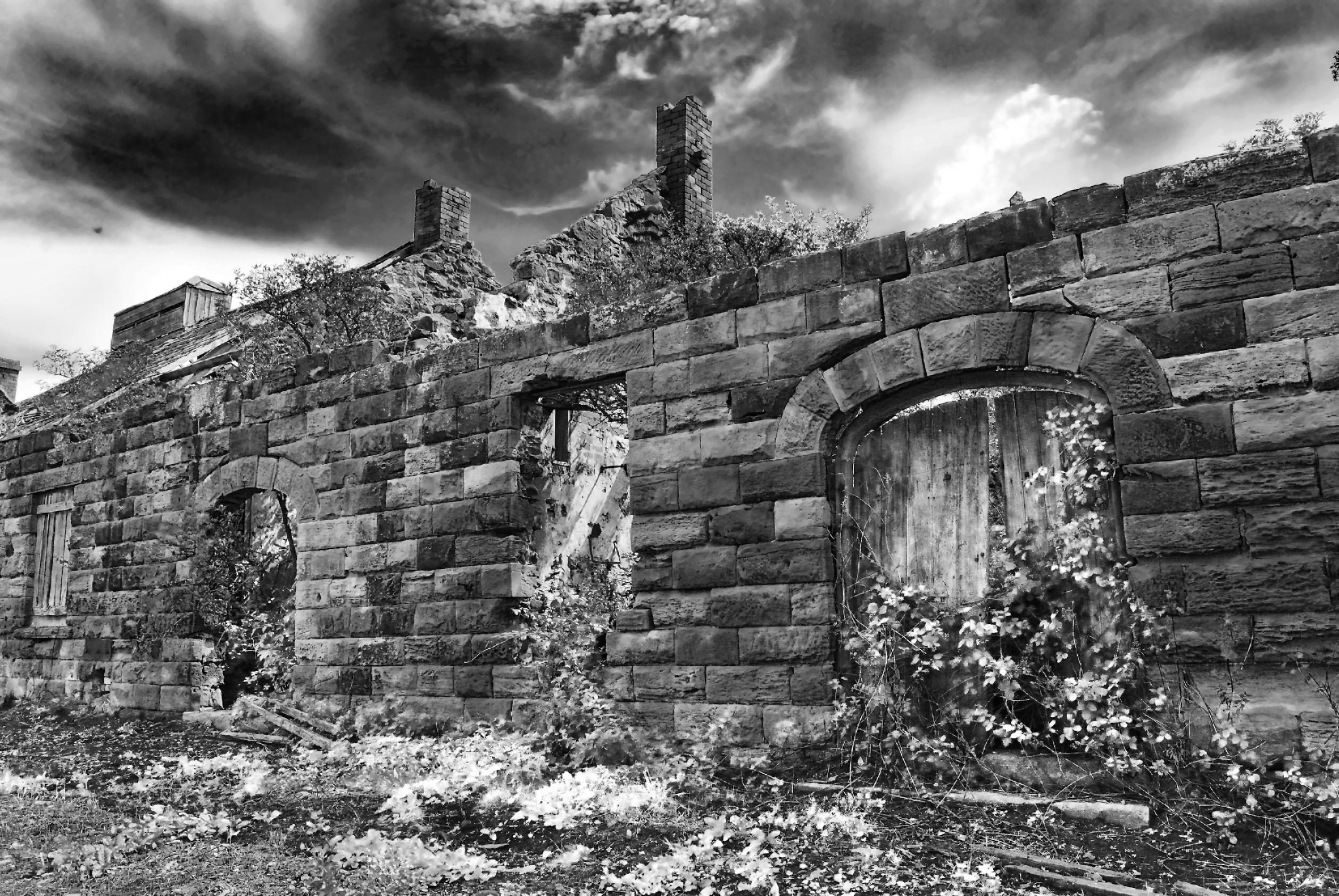 Derelict Ruin Architecture Sky 2517x1685