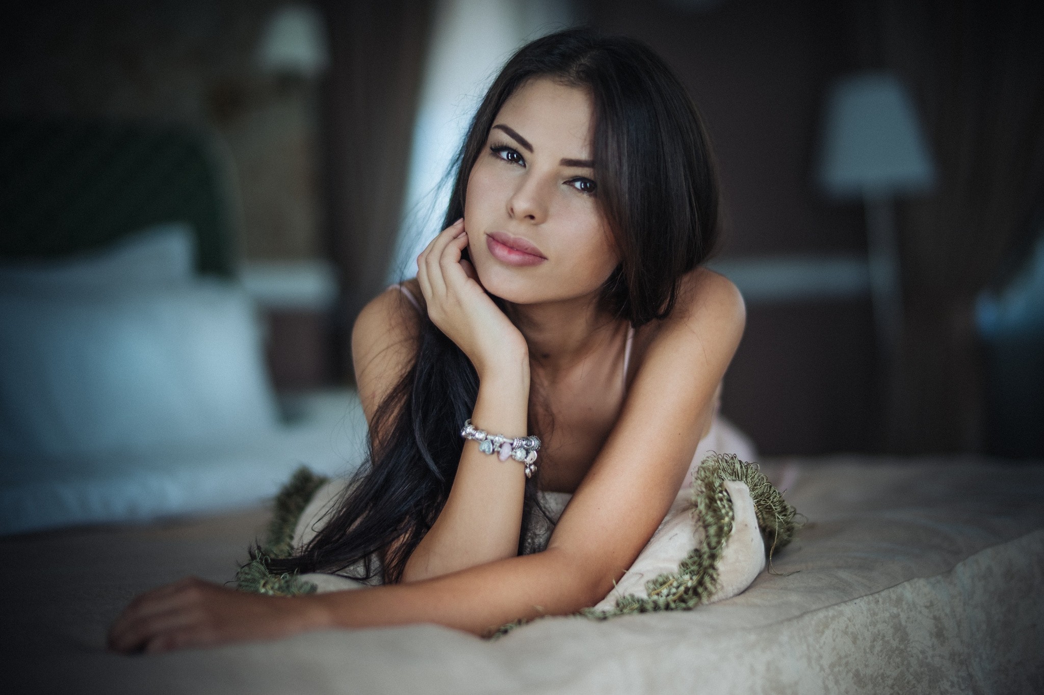 Women Portrait Face Brunette Dark Eyes Black Hair Depth Of Field Tanned Paul Toma Roberta Amalia 2048x1365