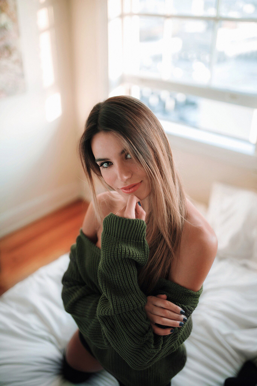 Madison Reed Women Model Latinas Brunette Women Indoors Bedroom Looking Up Sweater Green Sweater Smi 853x1280