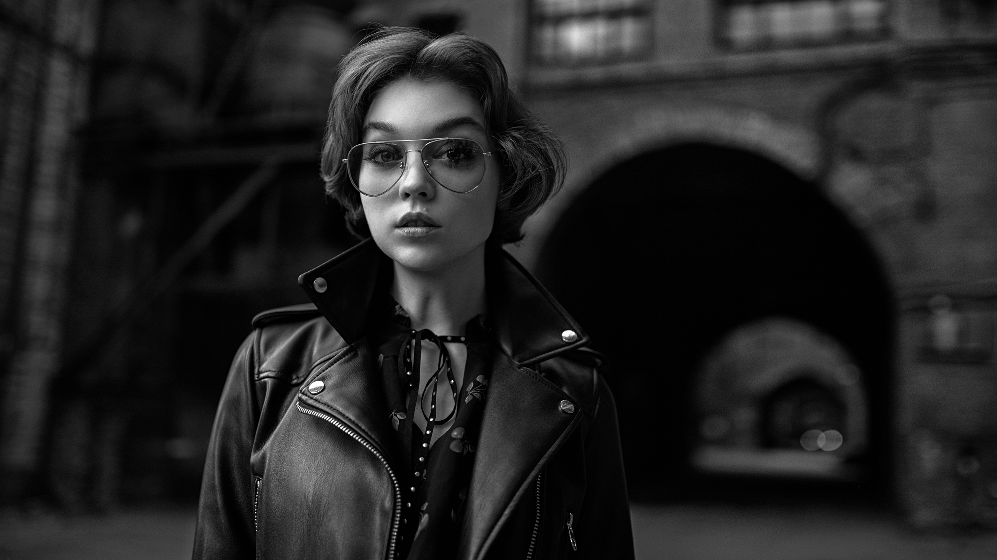 Olya Pushkina Women Model Women With Glasses Glasses Monochrome 2000x1125