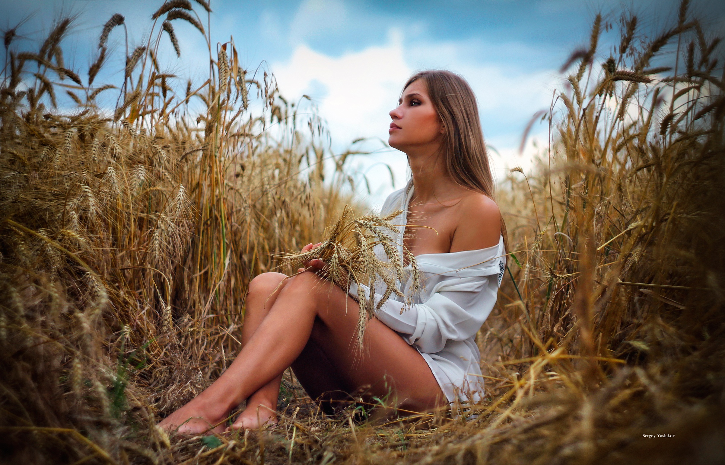 Field Plants Sitting Women Women Outdoors Brunette Sergey Yashikov Barefoot 2403x1540