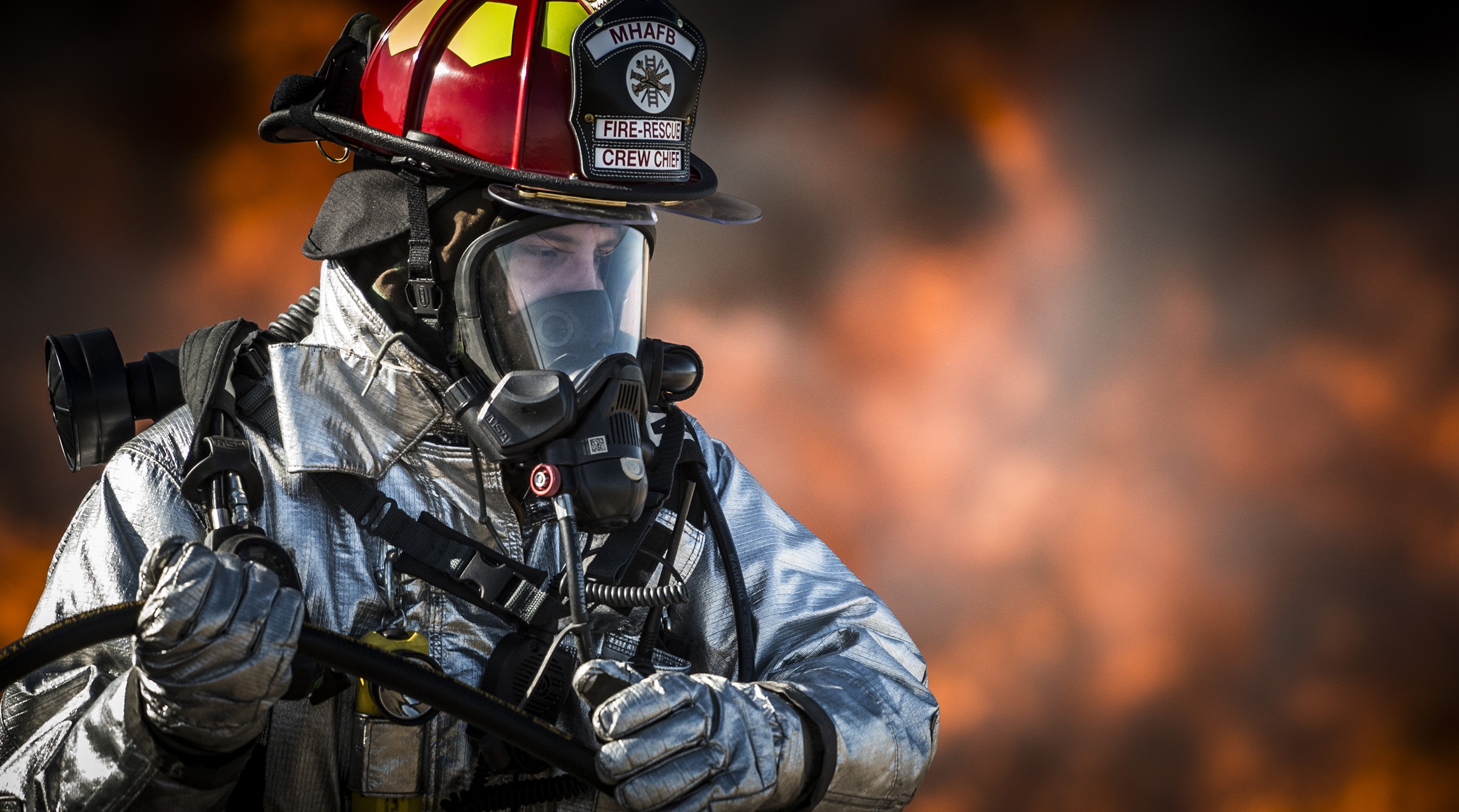 Firefighter Man Helmet Mask Gas Mask 2400x1336