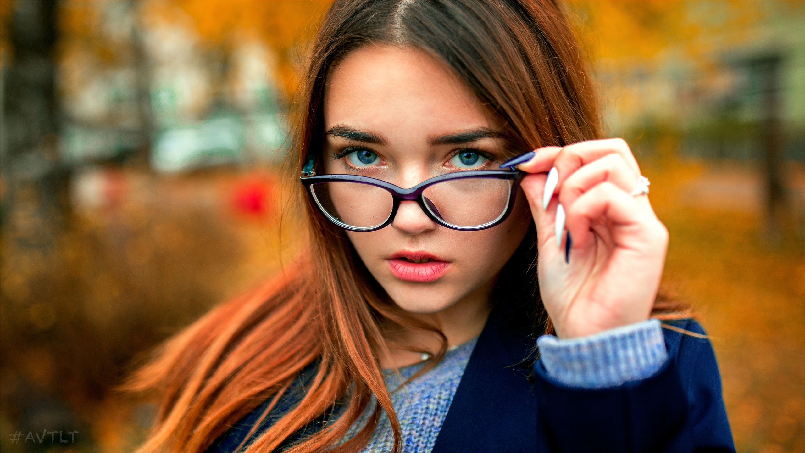 Women Model Brunette Portrait Photography Outdoors Looking At Viewer Women With Glasses Glasses Face 2560x1440