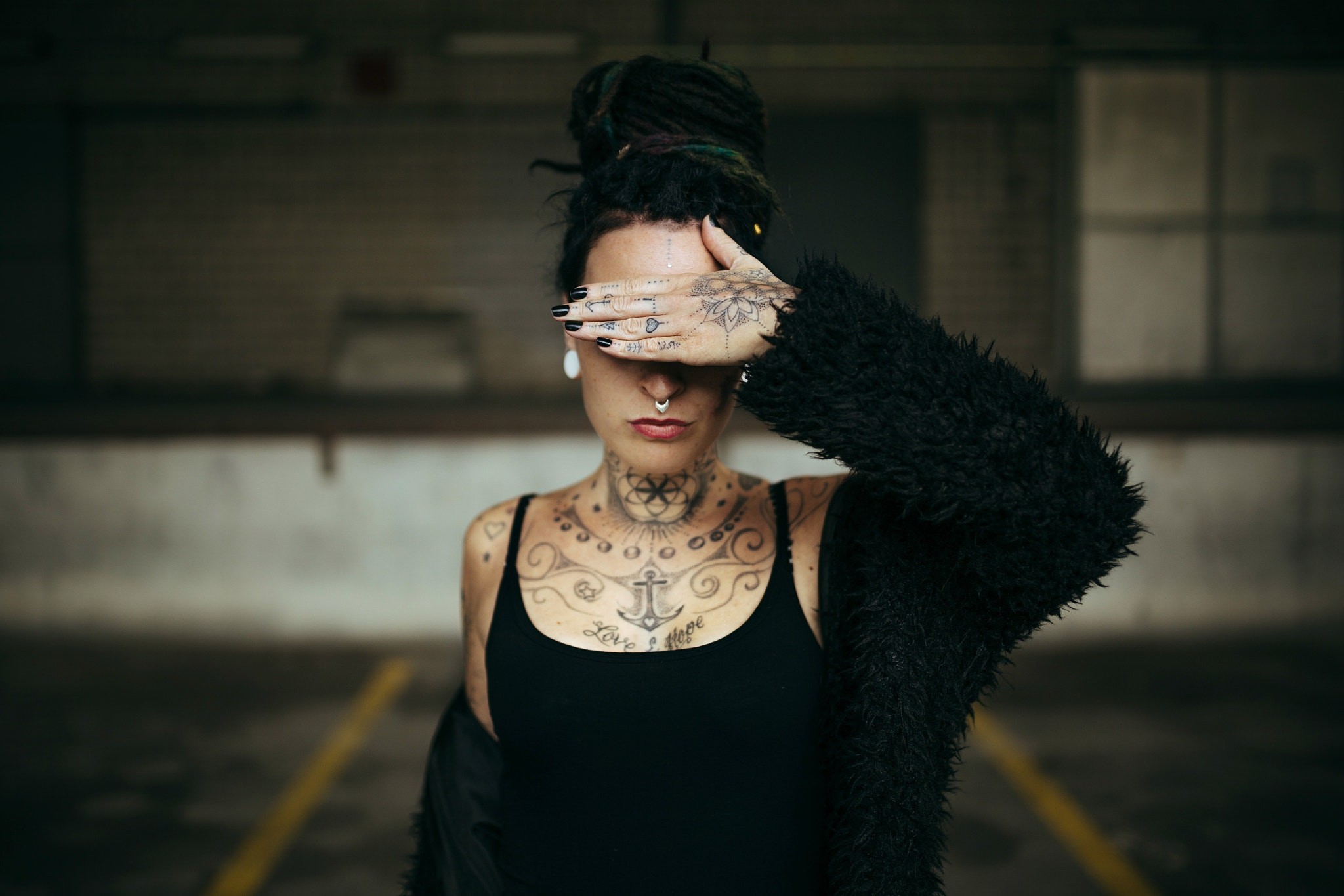 DAVALi Photography Women Tattoo Covering Face Hands Model 500px 2048x1365