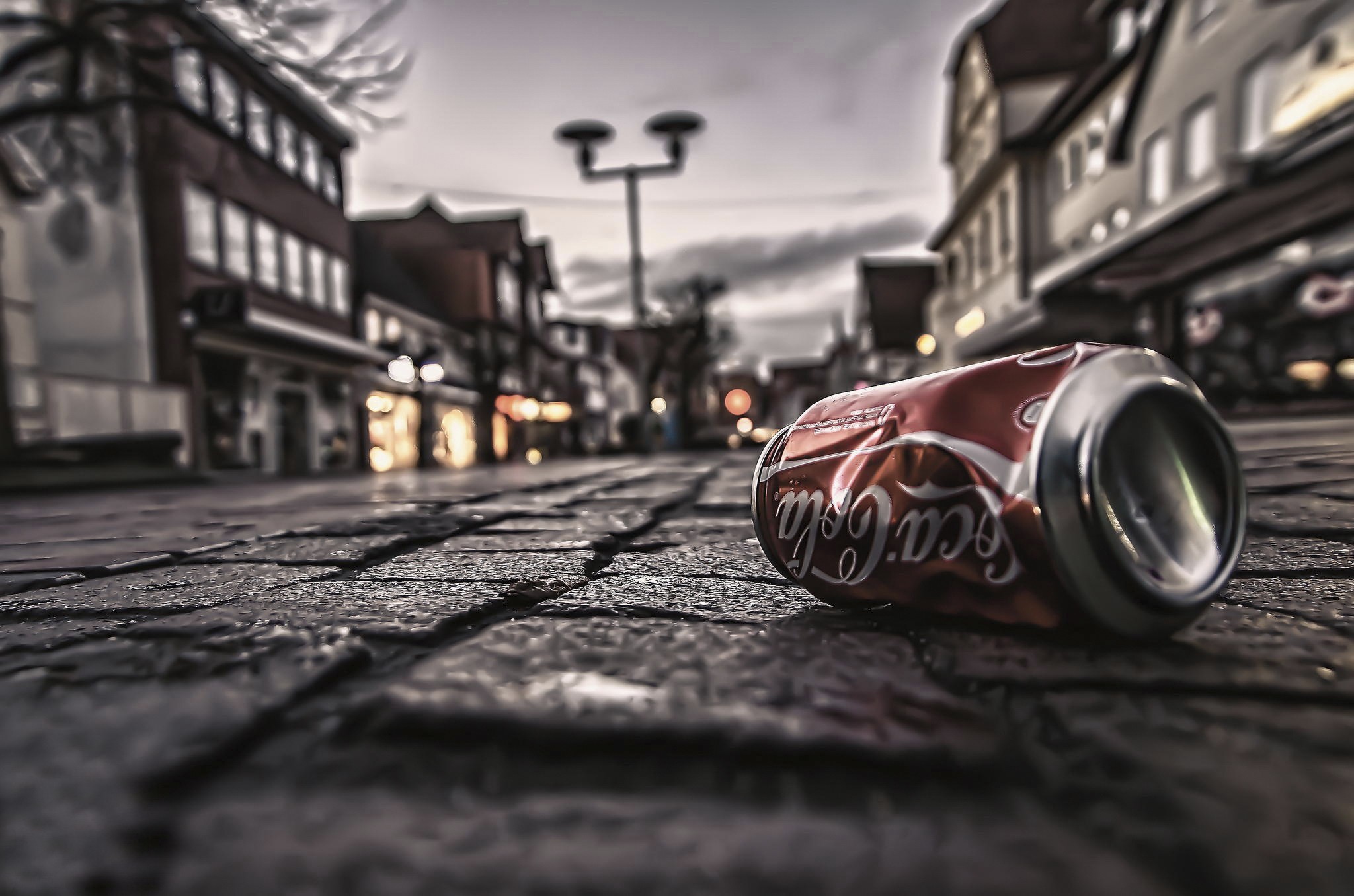 Urban Can City Coca Cola 2048x1356