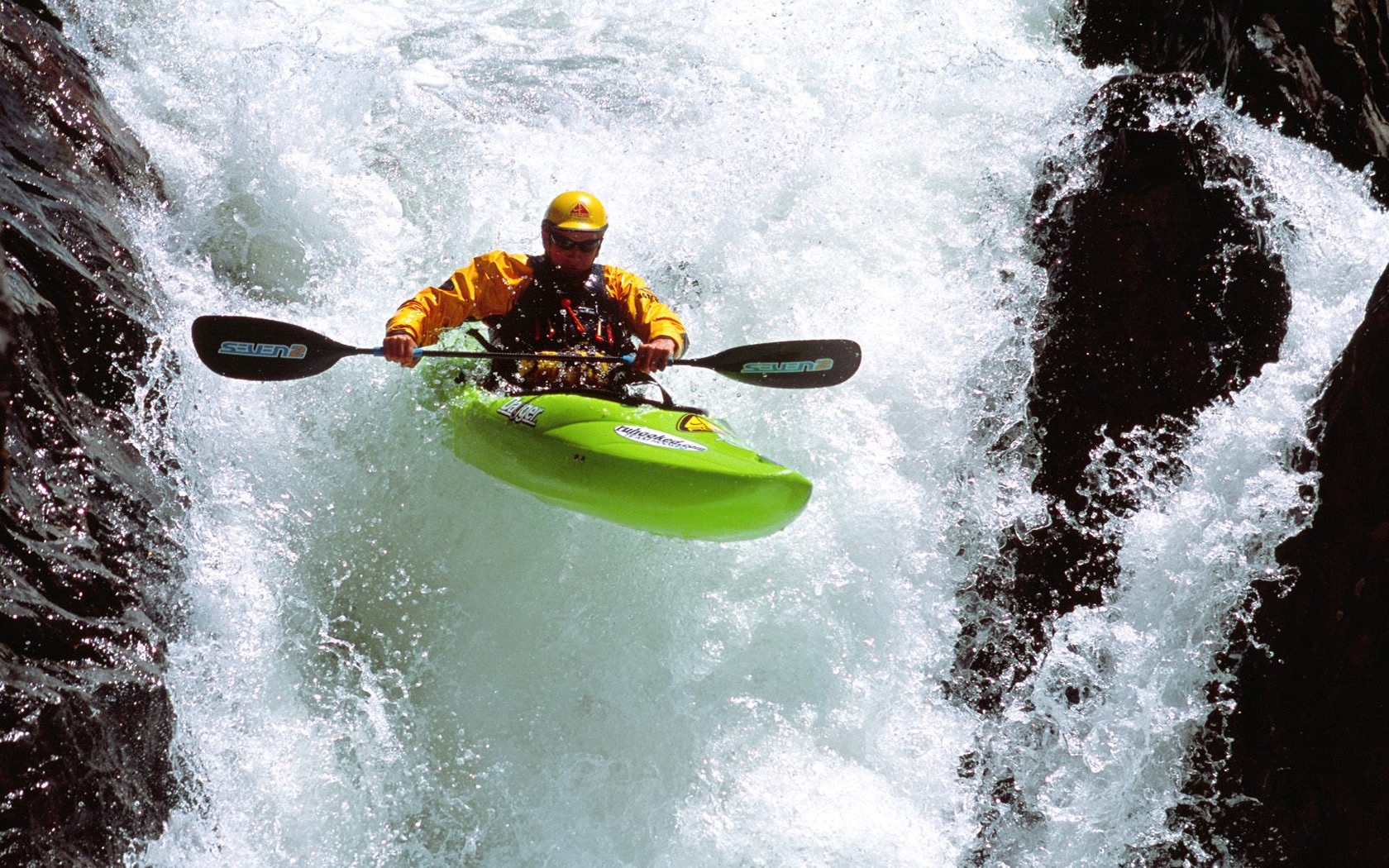 Sports Kayak 1680x1050