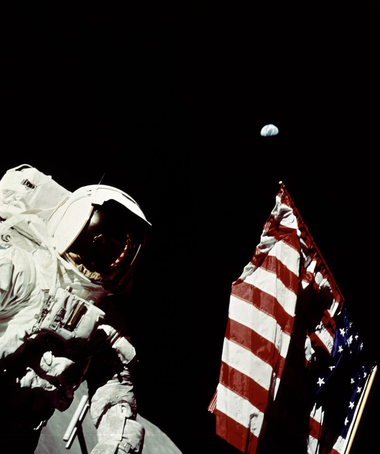 Astronaut USA Flag Earth Space Helmet Movie Sets Portrait Display 1285x1536