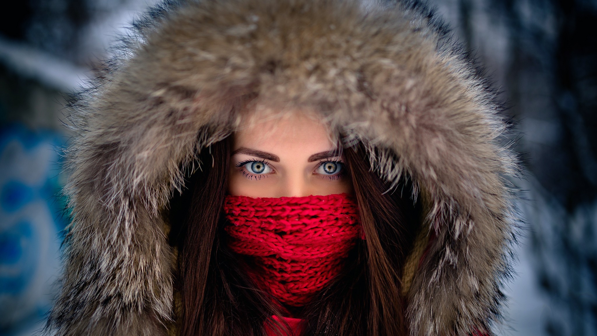 Women Outdoors Women Face Model Blue Eyes Fur Fur Cap Hoods Brunette 2048x1152