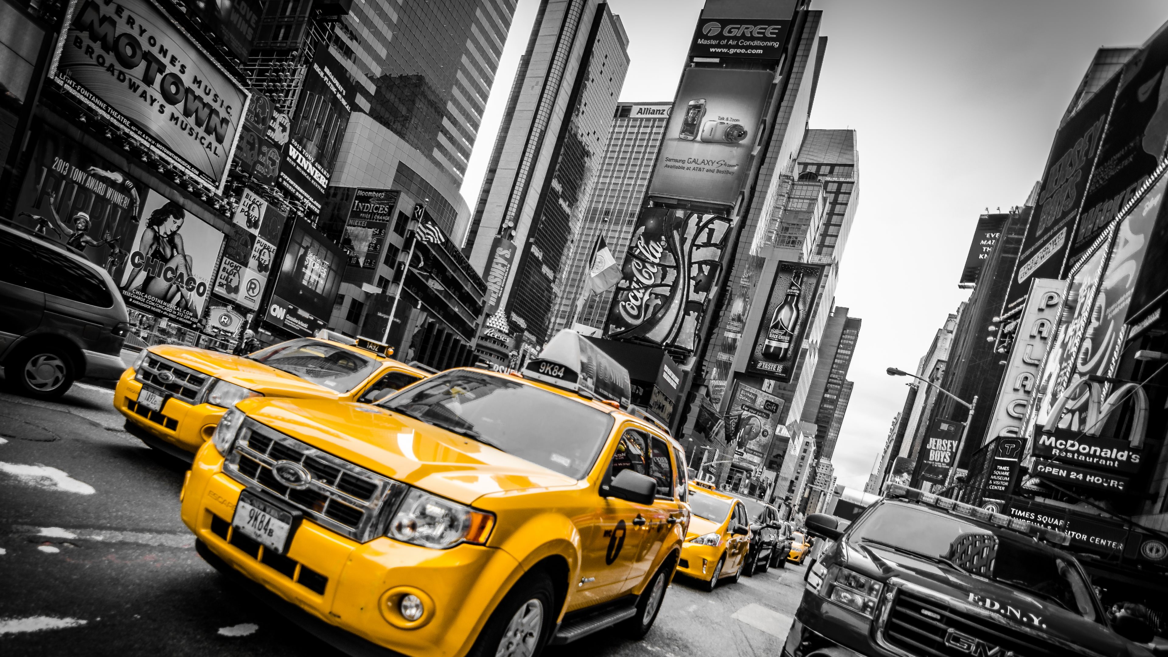 New York City Taxi Selective Coloring USA 3840x2160