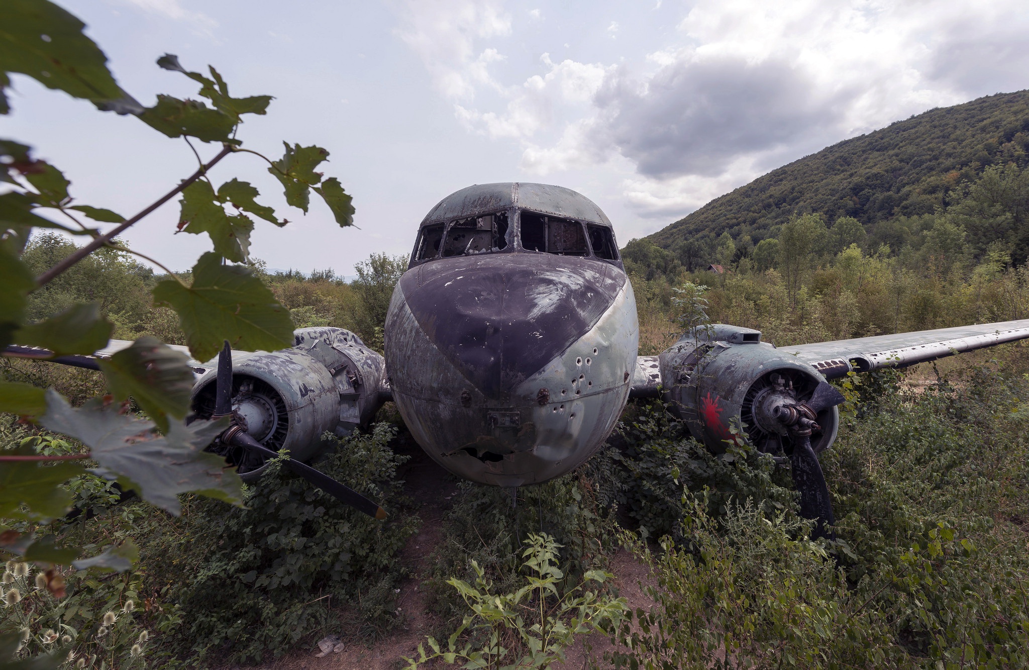 Wreck Vehicle Aircraft Douglas DC 3 2048x1333