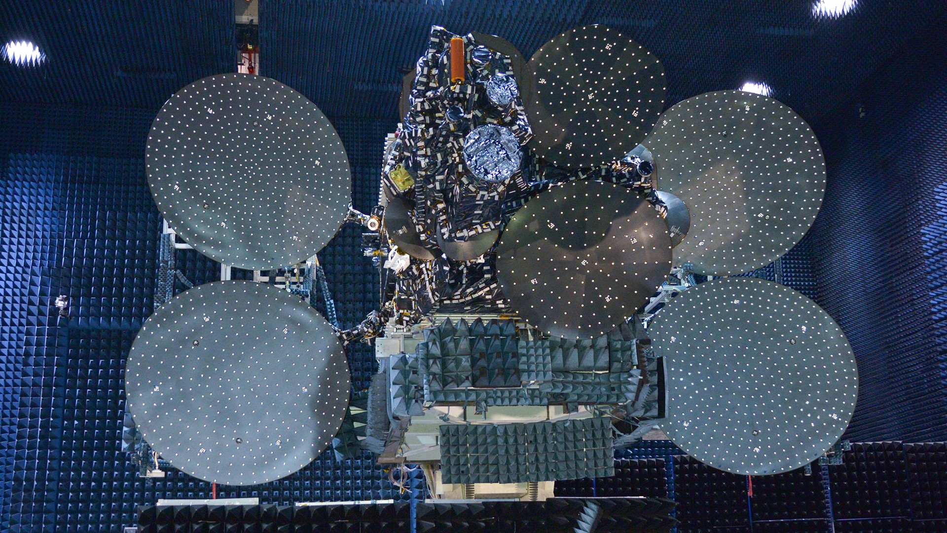 Roscosmos Satellite Technology 1920x1080