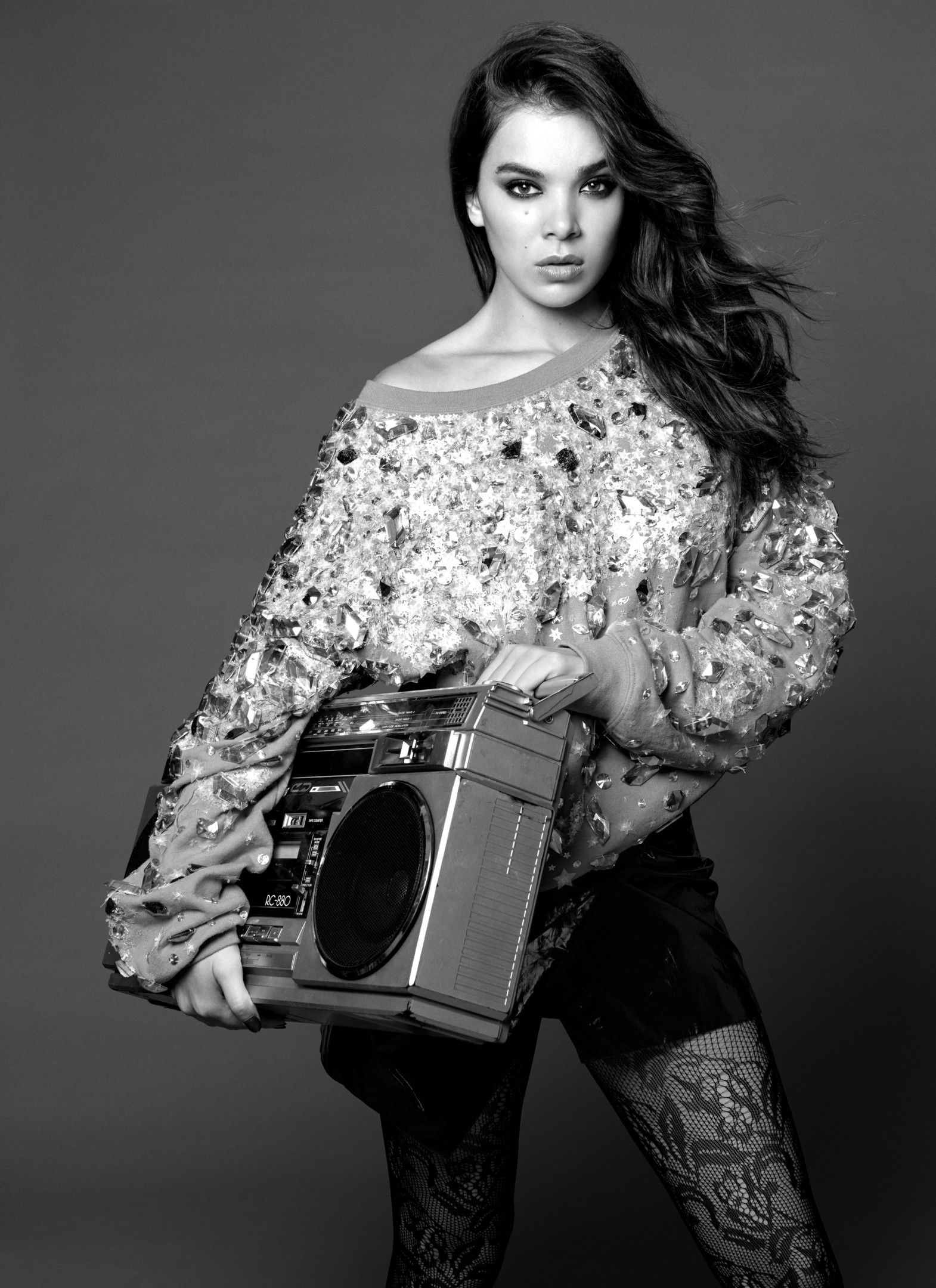 Hailee Steinfeld Women Actress Singer Simple Background Monochrome Boom Box Looking At Viewer 1570x2160