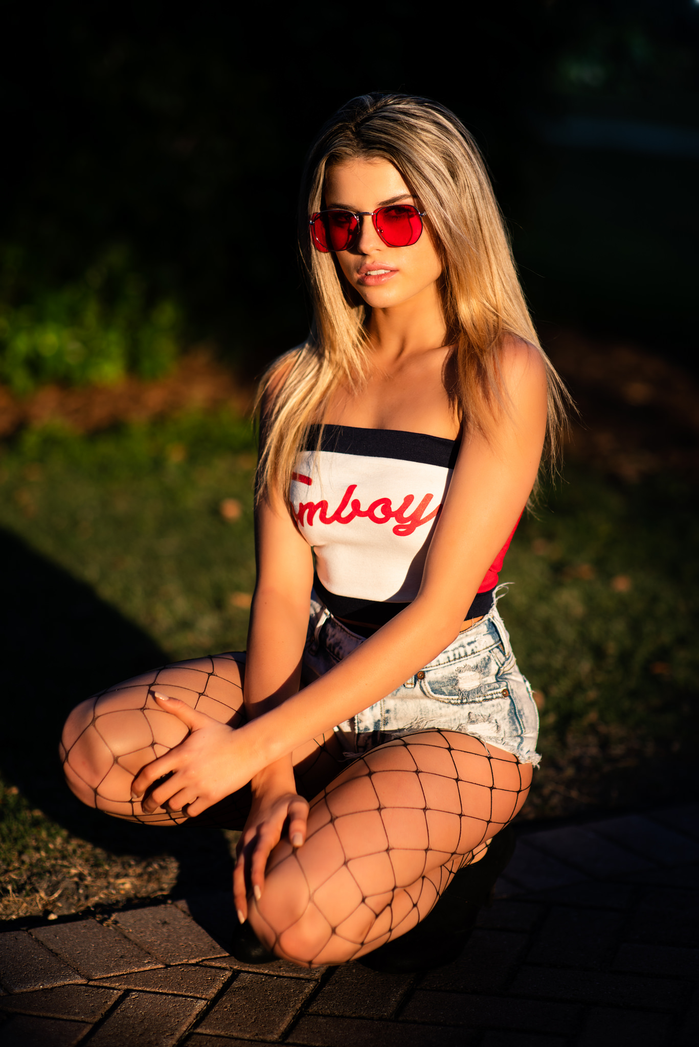 Cassidy Coliskey Women Blonde Model Looking At Viewer Sunglasses Depth Of Field Crop Top Bare Should 1367x2048