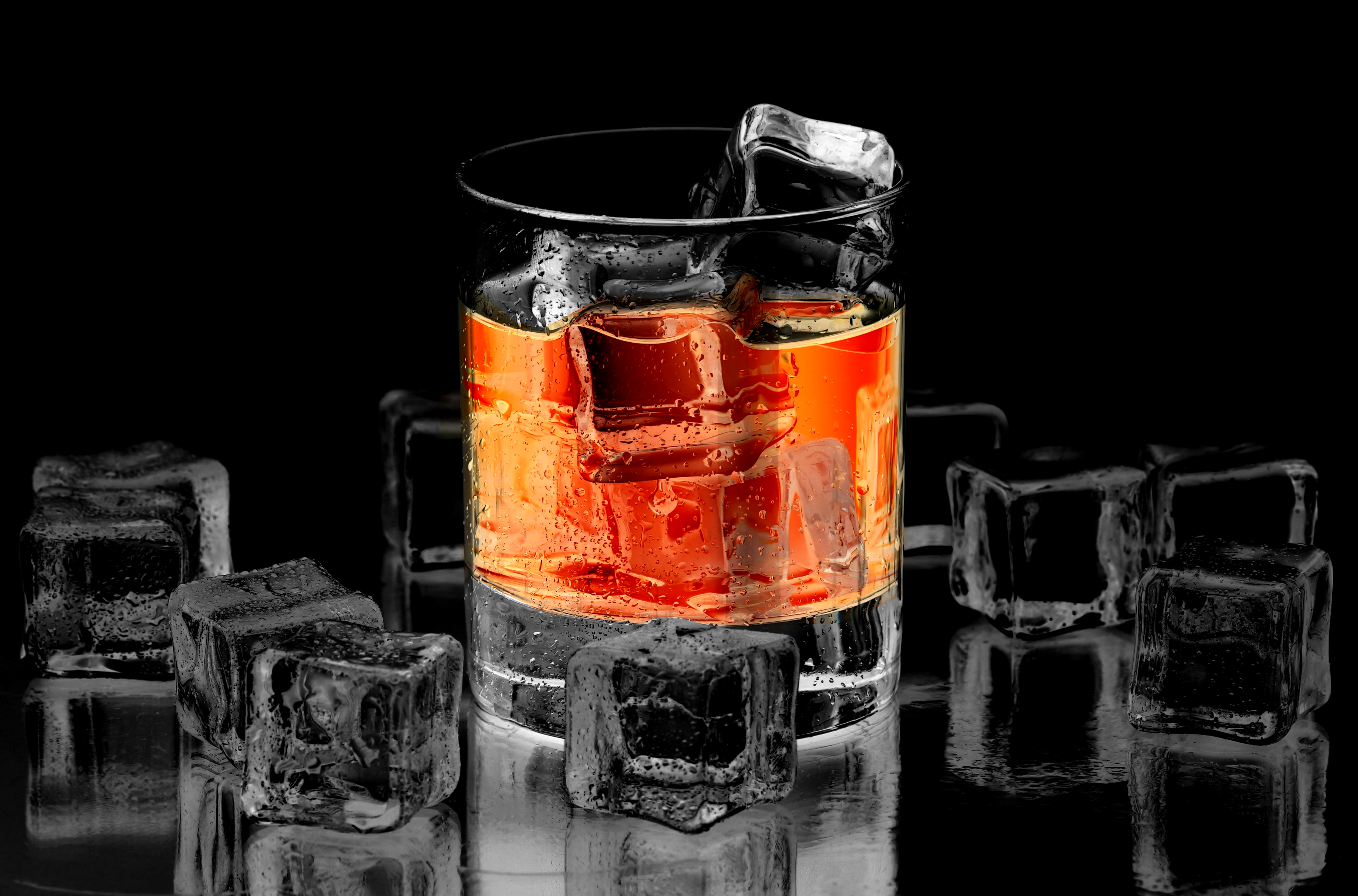 Whiskey Whisky Glass Ice Cubes Red Dark Background 5028x3318