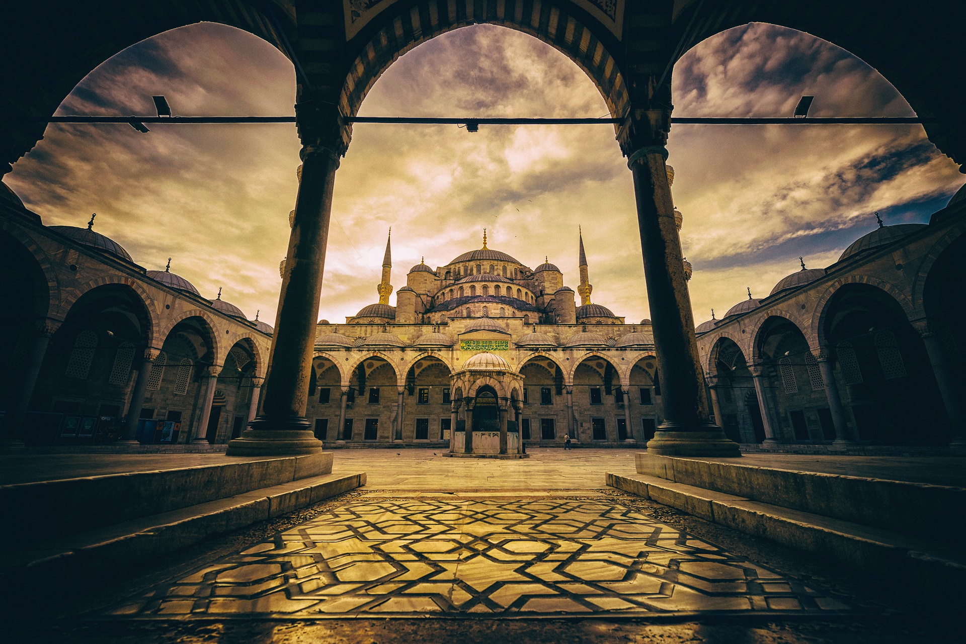 Religious Sultan Ahmed Mosque 1920x1281