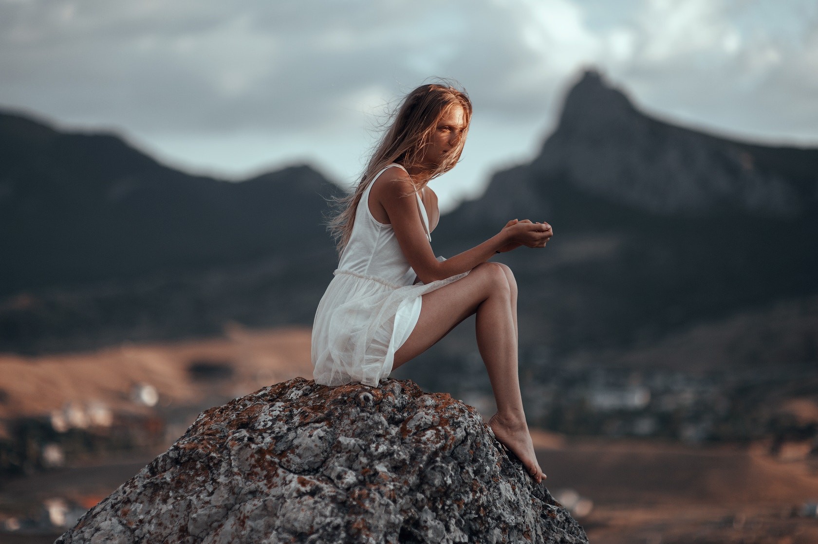 Marat Safin Women Outdoors 500px Women Model Sitting Barefoot Wind 1680x1118