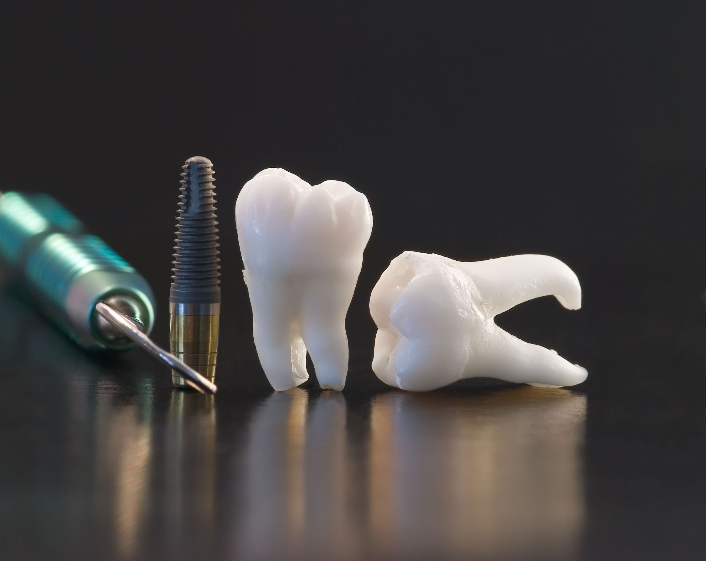 Teeth Dentist Tools Simple 2296x1827