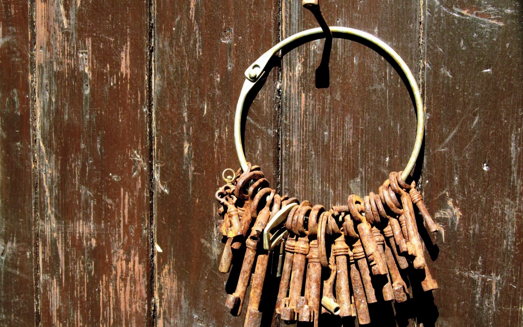 Rust Wood Old Keys 1680x1050