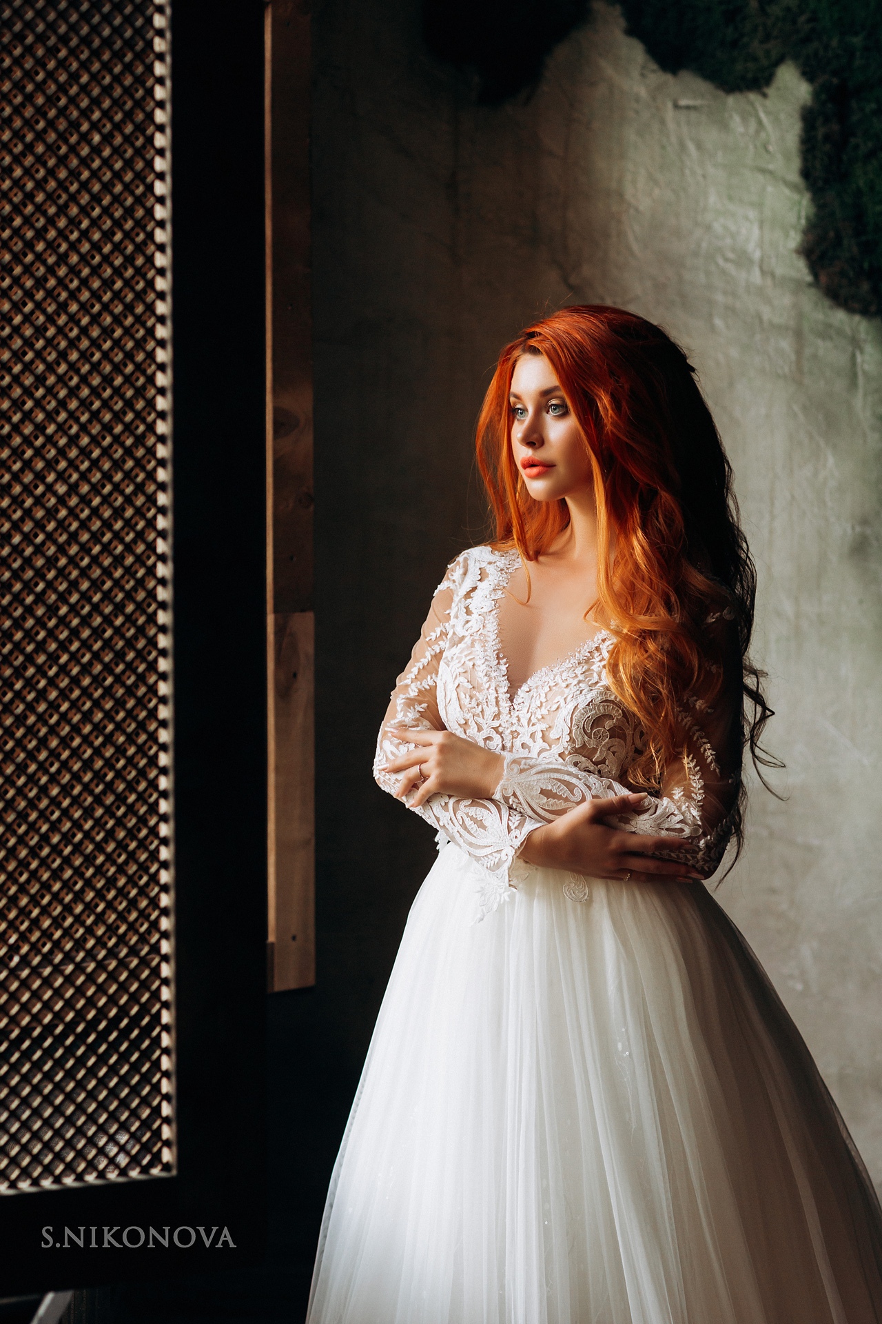 Dana Bounty Women Model Redhead Portrait Wedding Dress White Dress Indoors Looking Away Arms Crossed 1280x1920