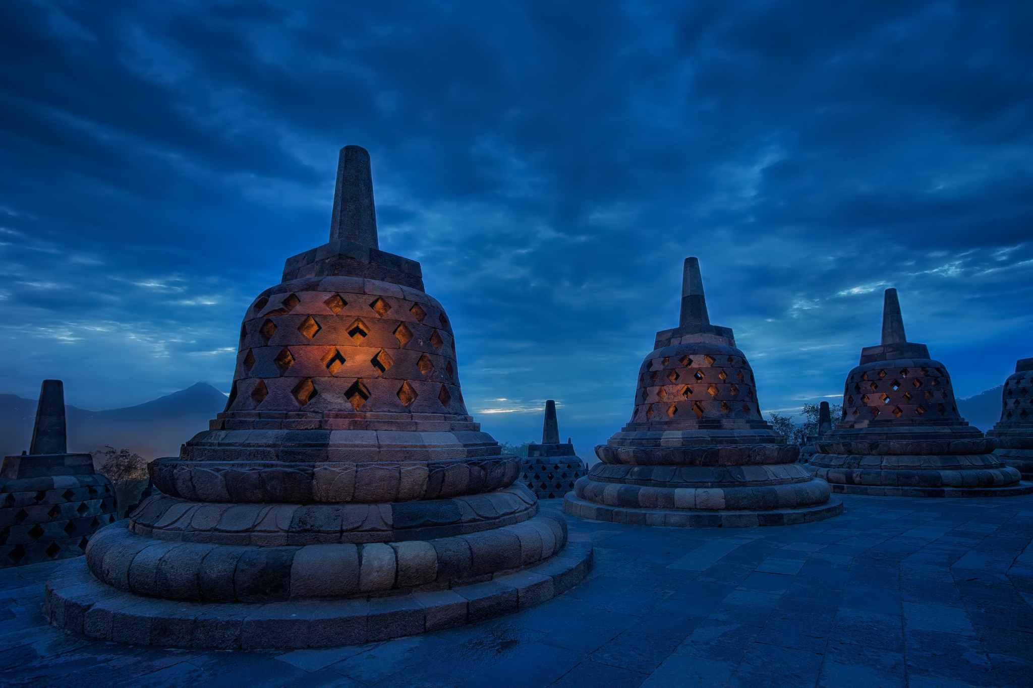 Religious Borobudur 2048x1365