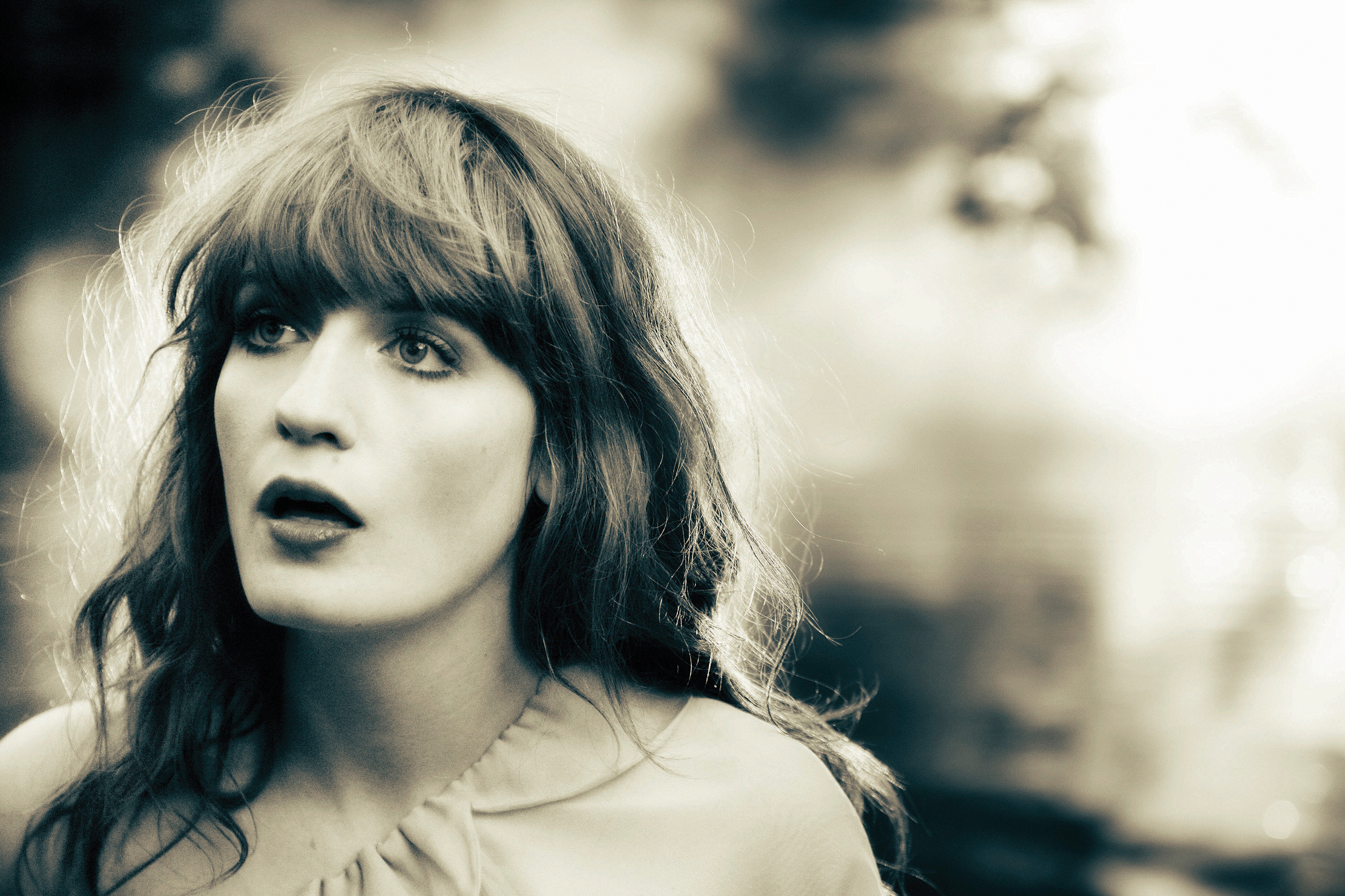 Women Singer Open Mouth Florence Welch 2222x1481