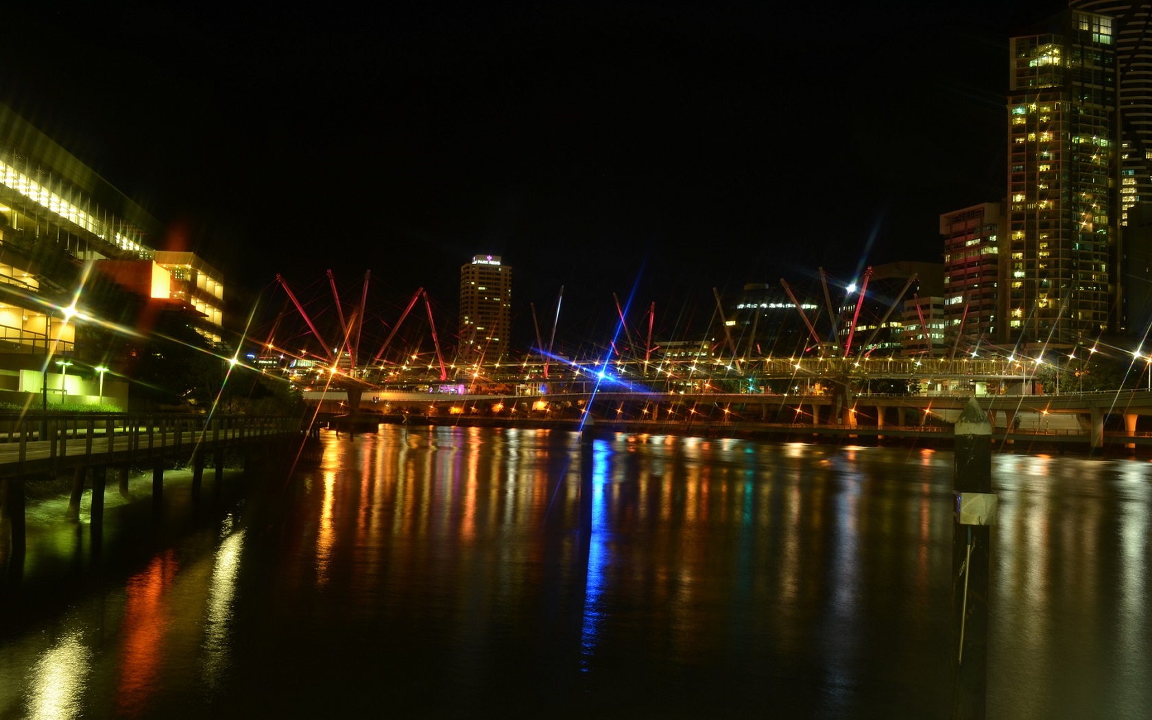 Brisbane City Light Building Australia Reflection Kurilpa Bridge 1680x1050