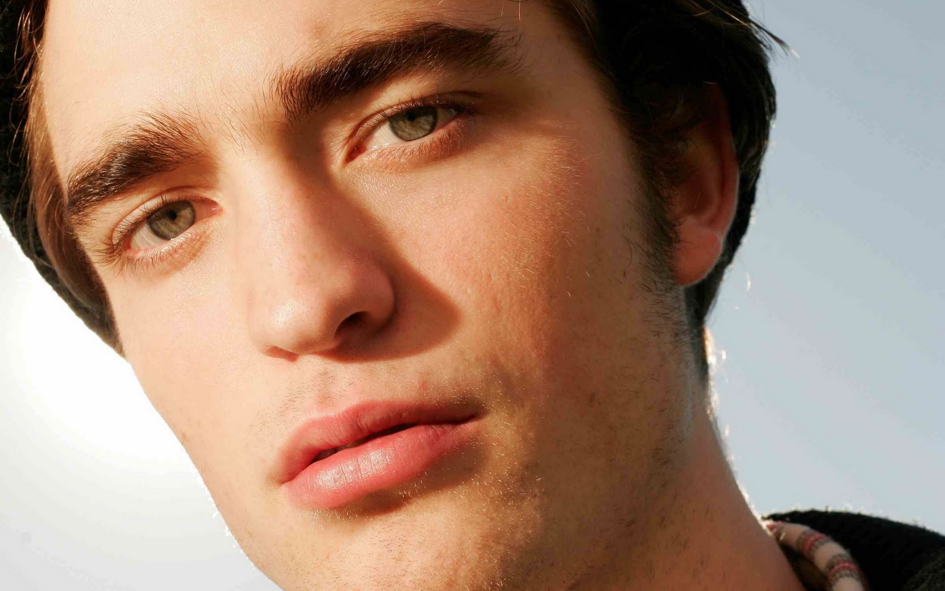 Robert Pattinson Actor Man English Face Blue Eyes 1920x1200