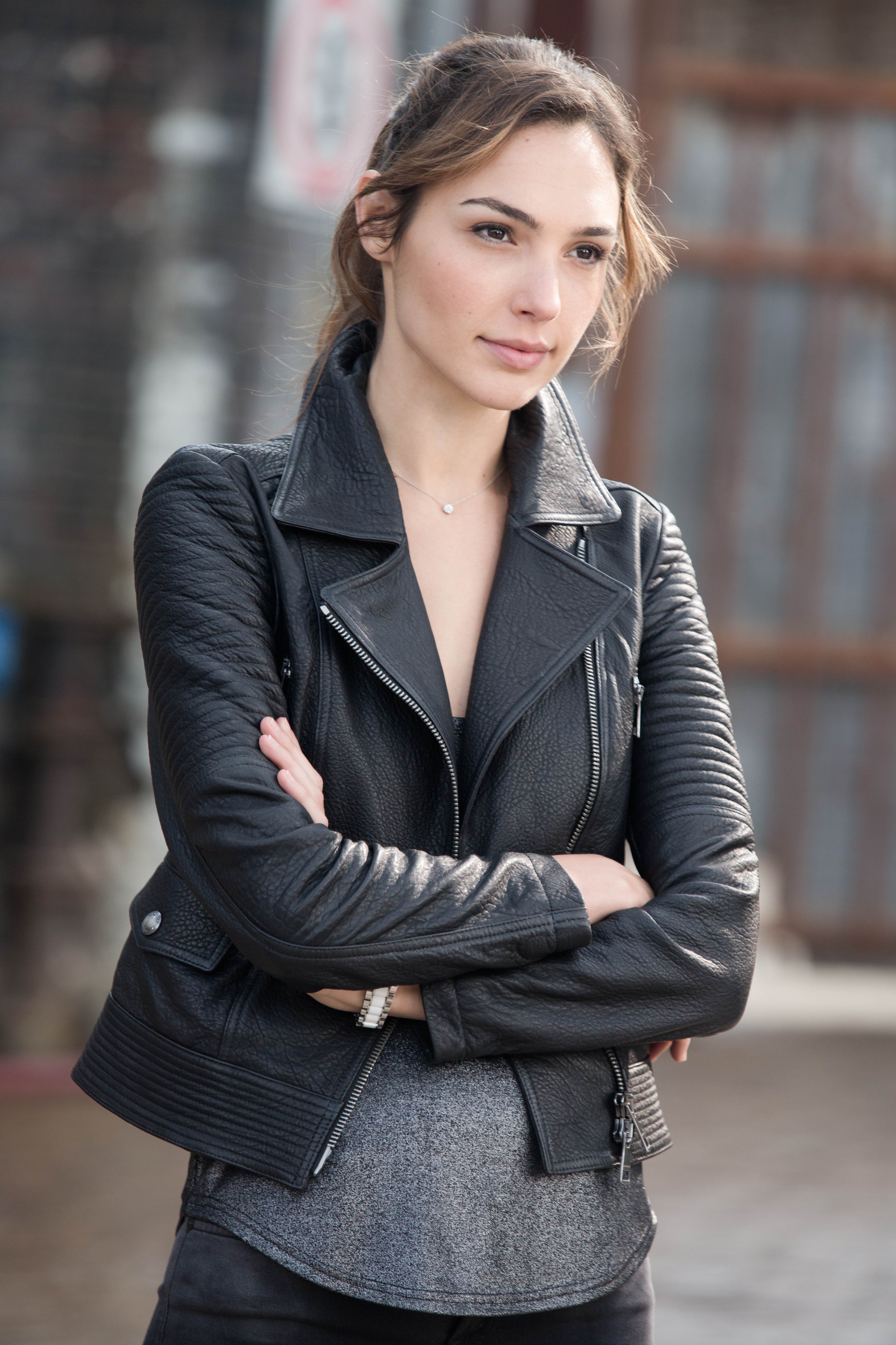 Gal Gadot Actress Leather Jackets Jacket Brunette Looking Away Looking Into The Distance Necklace Ar 3840x5760