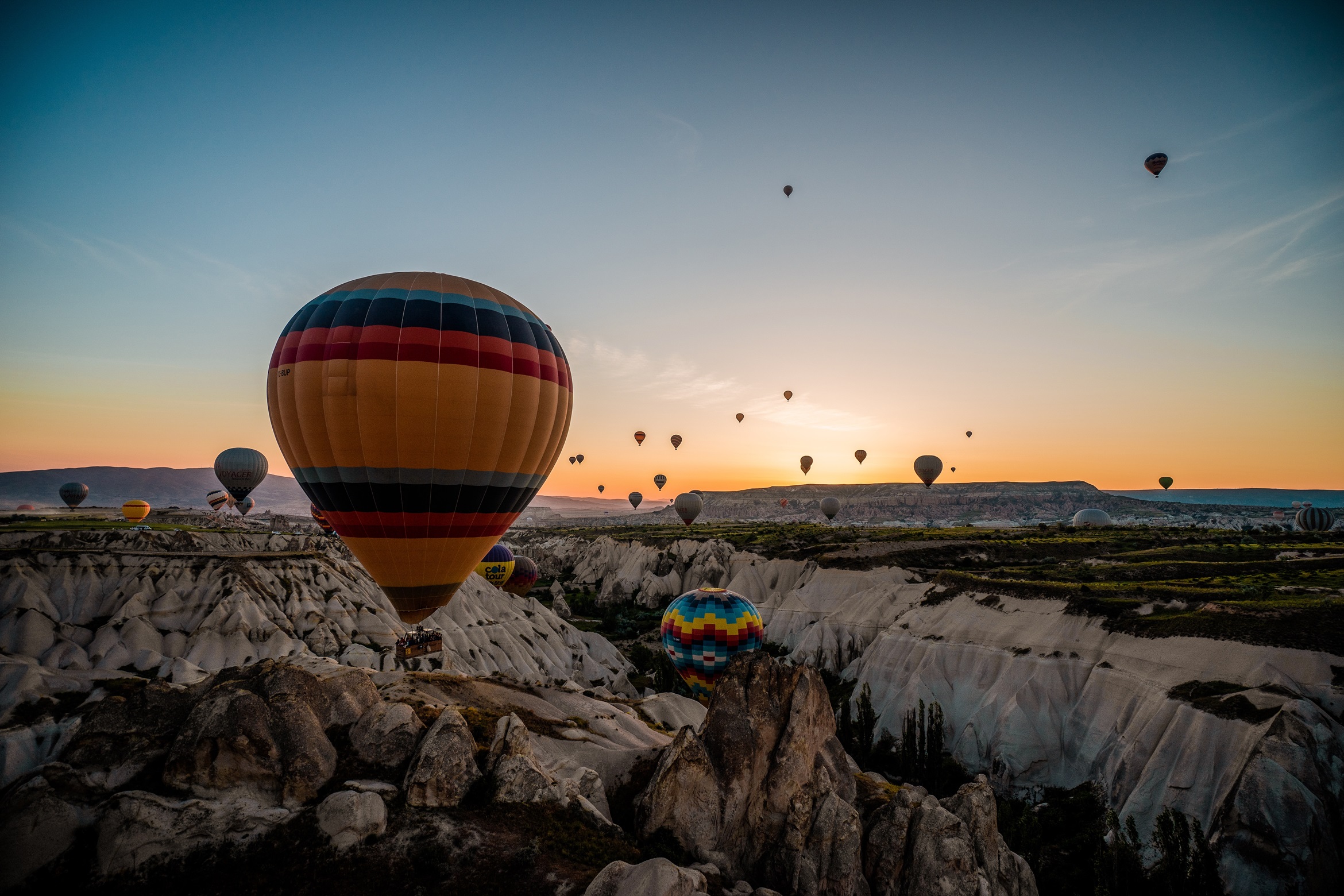 Hot Air Balloons Balloon Photography Sky Flying Mountains Sunset Cappadocia 2340x1560